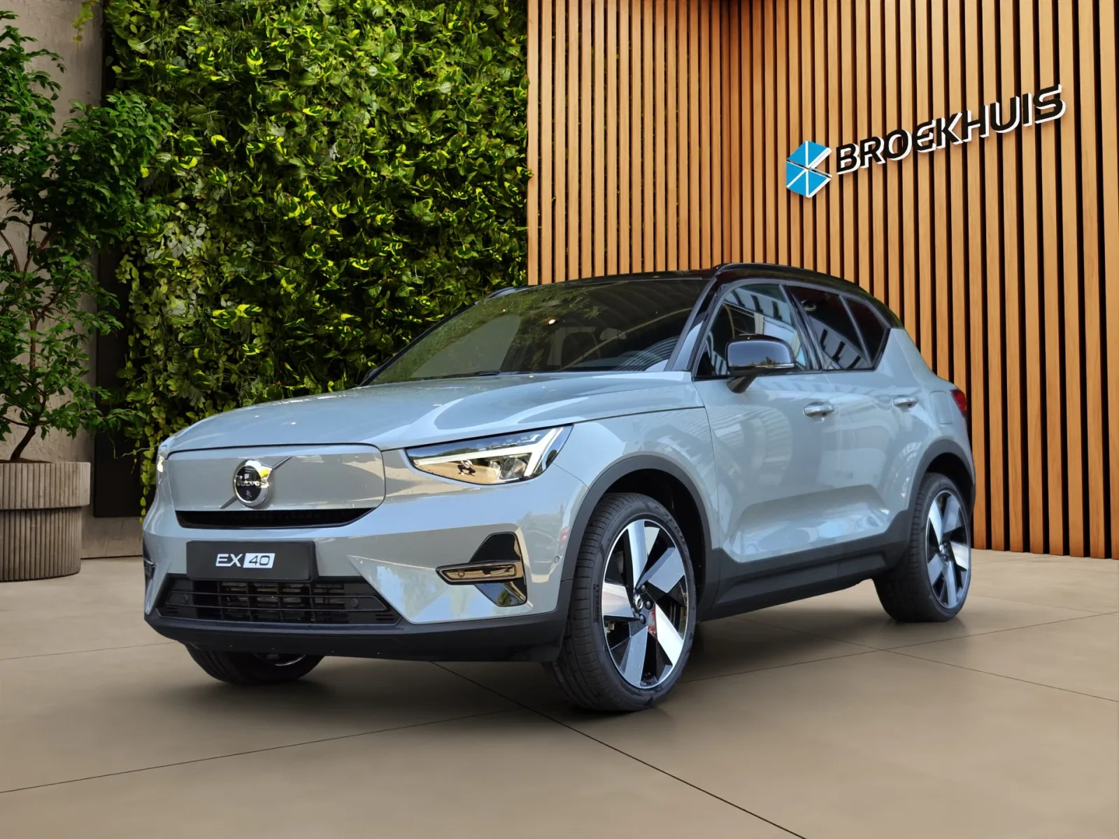 Volvo EX40 (2026) — foto 1