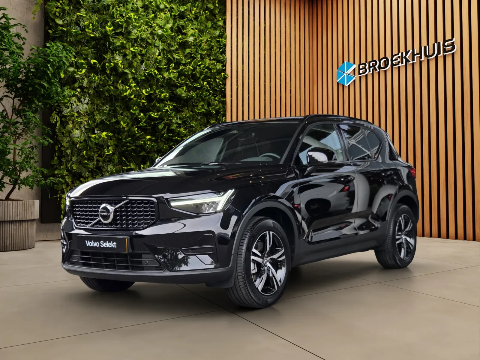Volvo XC40 (2026) — foto 1