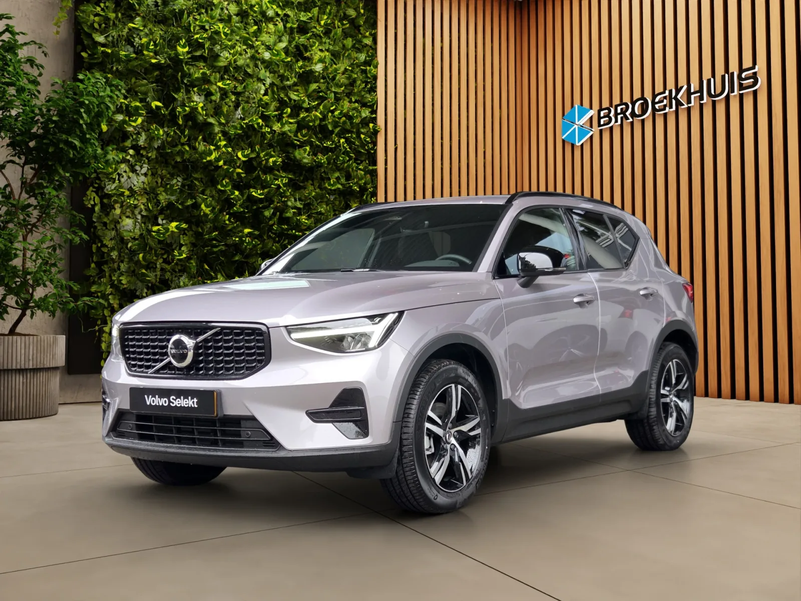 Volvo XC40 (2026) — foto 1