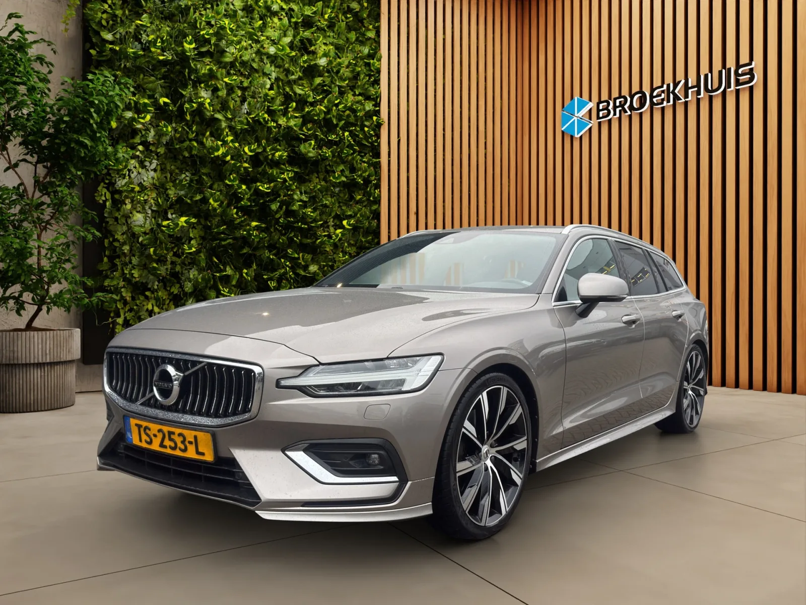 Volvo V60 (2018) — foto 1