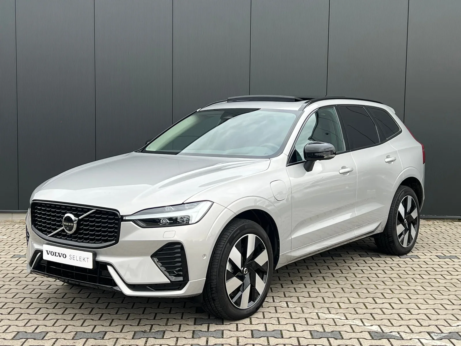 Volvo XC60 (2025) — foto 1