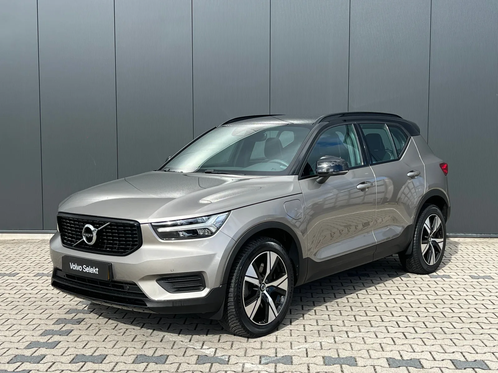 Volvo XC40 (2022) — foto 1