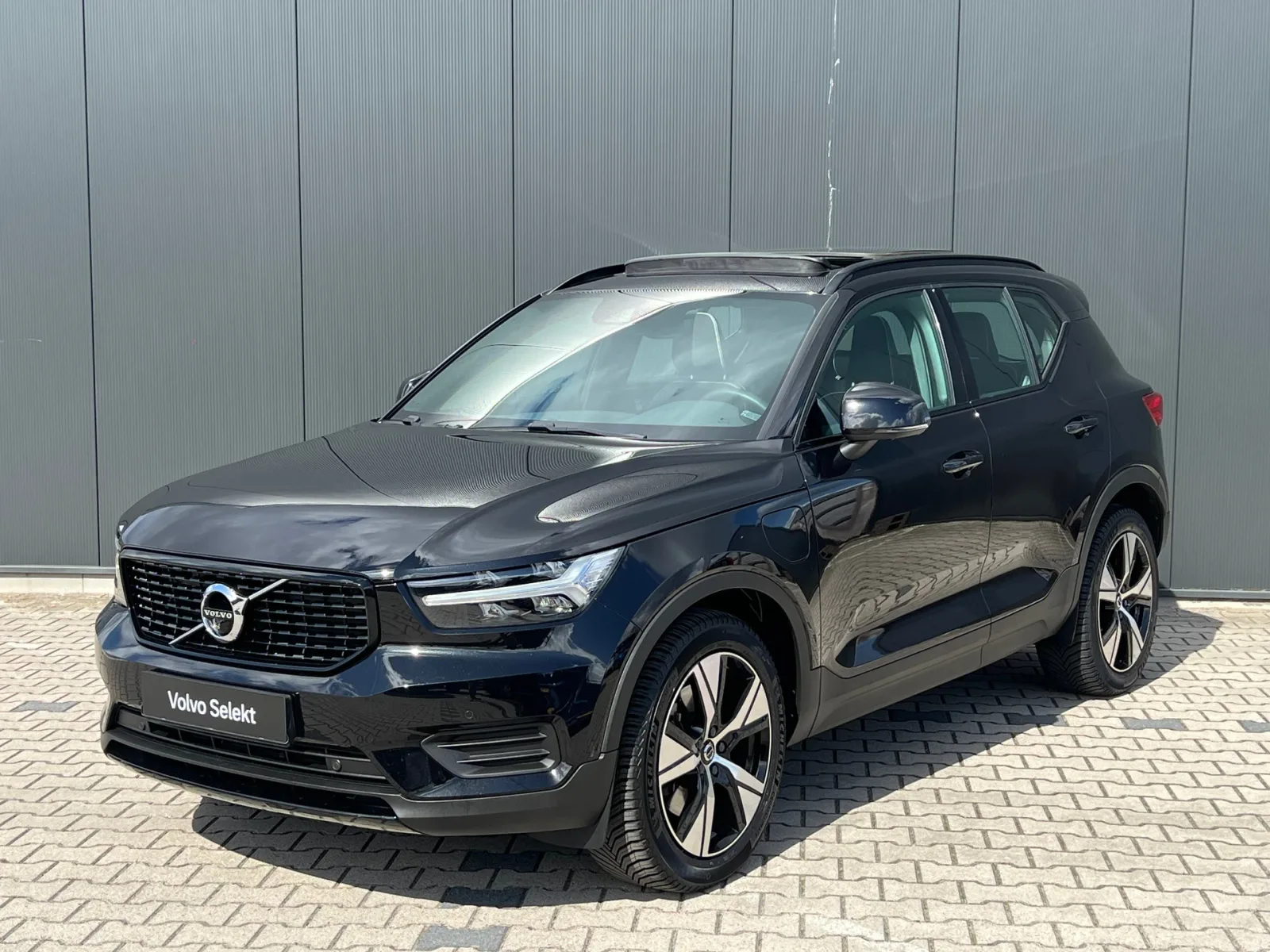 Volvo XC40 (2022) — foto 1