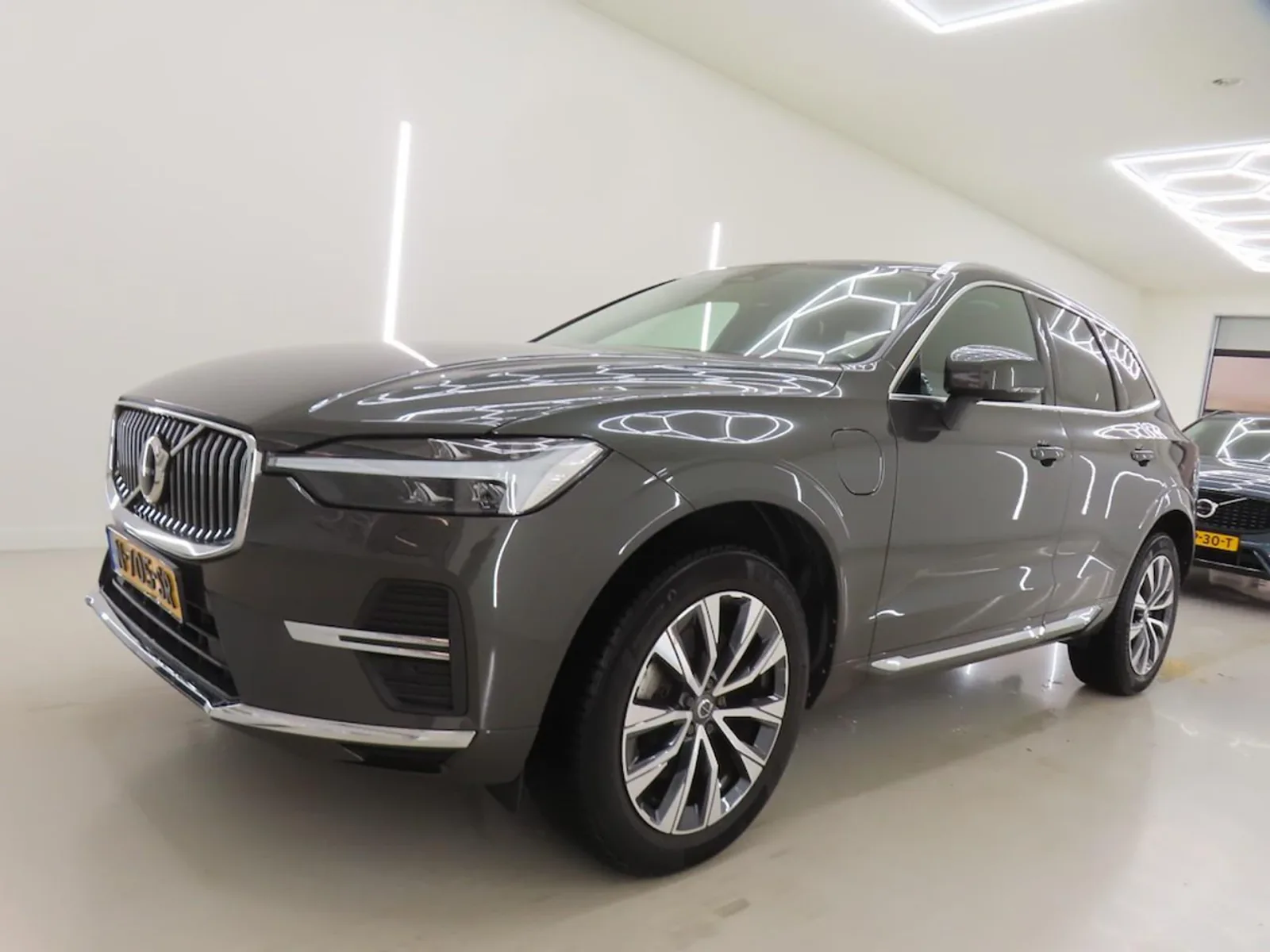 Volvo XC60 (2022) — foto 1
