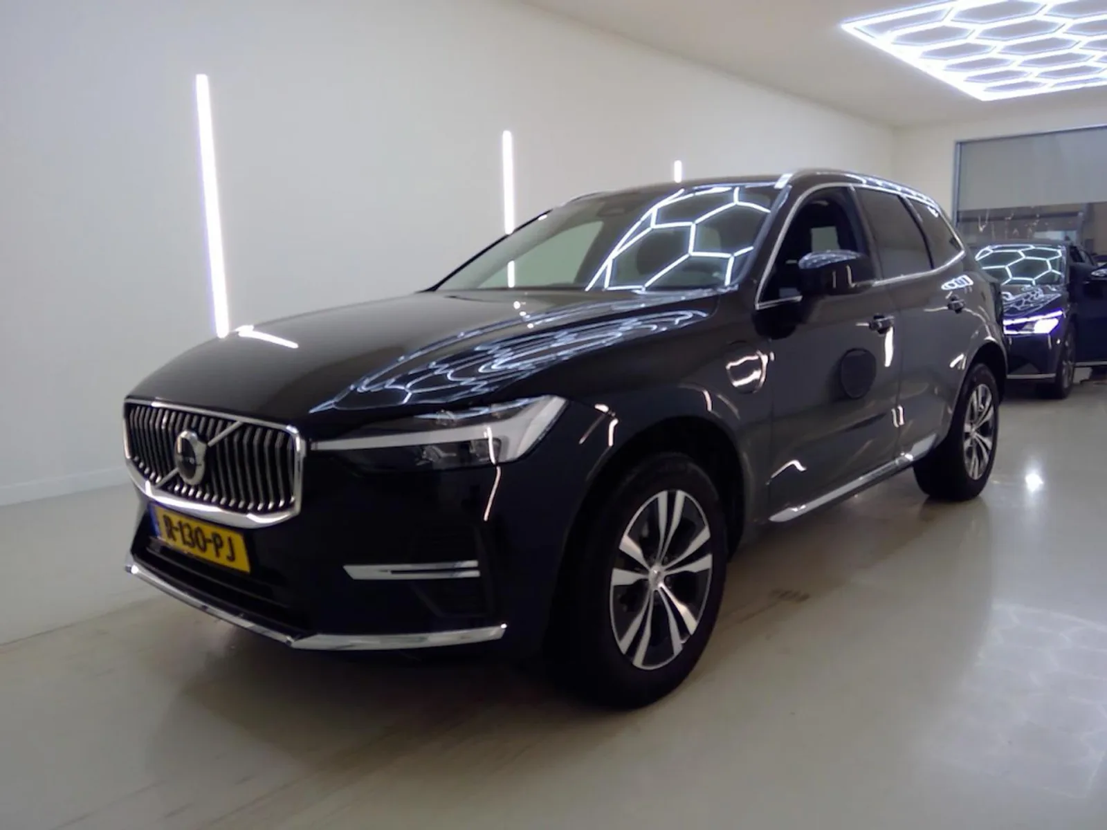 Volvo XC60 (2022) — foto 1