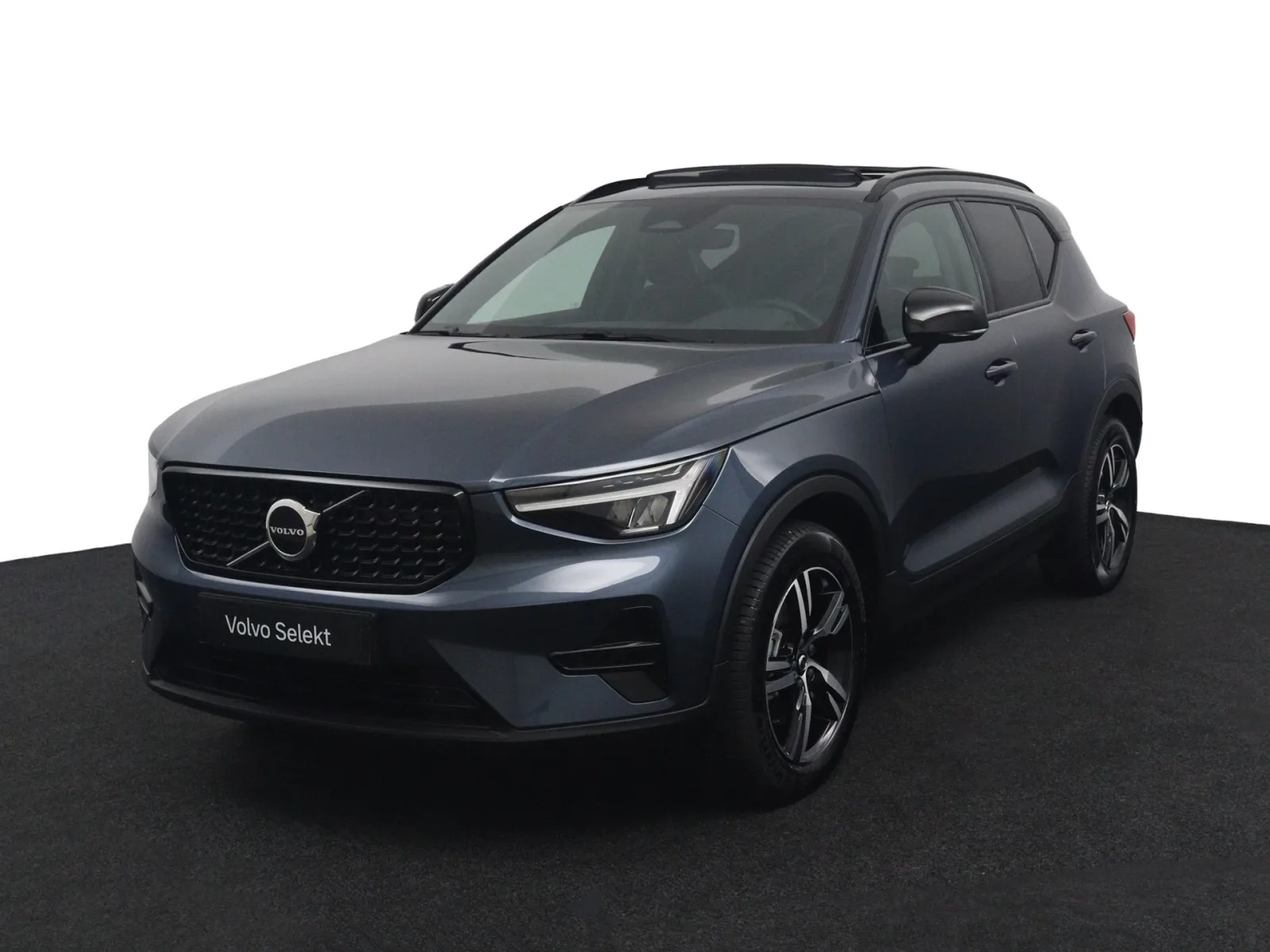 Volvo XC40 (2026) — foto 1