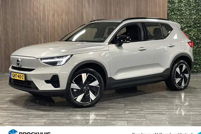 Volvo EX40 (2025)