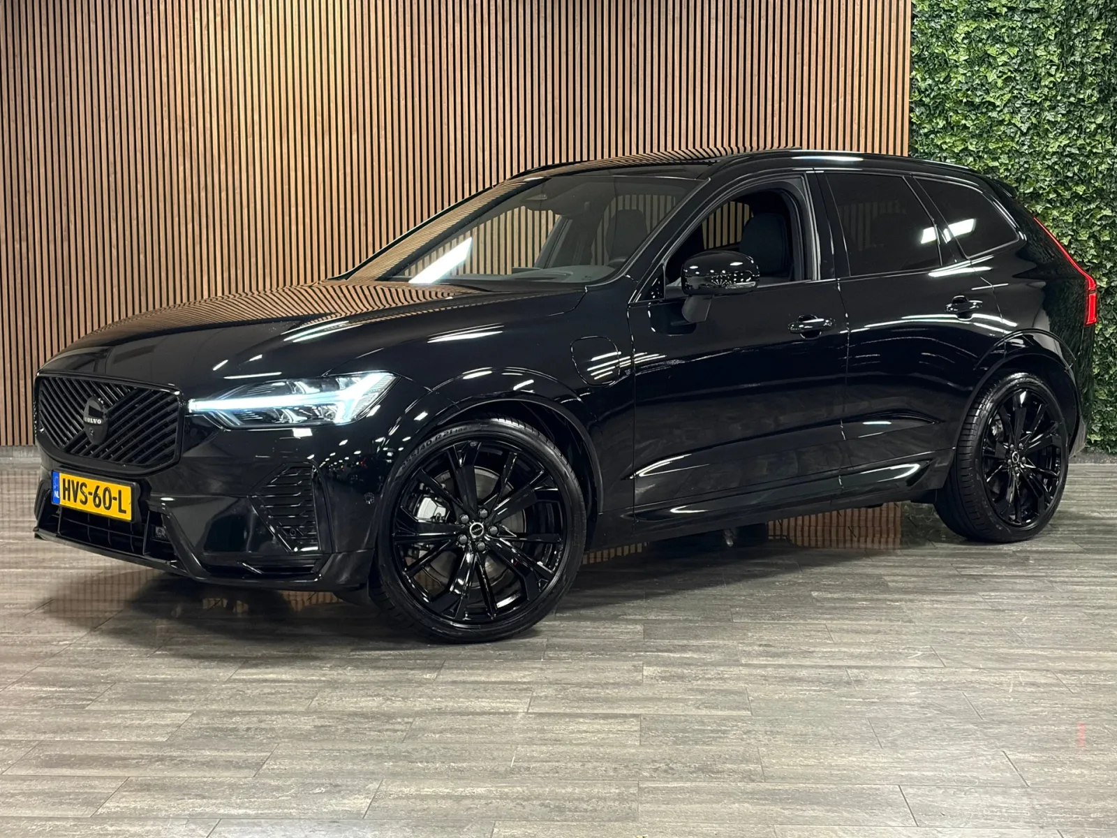Volvo XC60 (2025) — foto 1