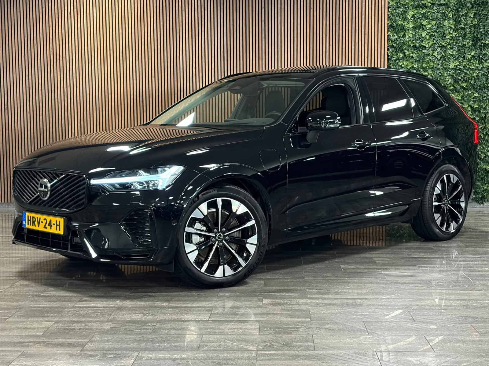 Volvo XC60 (2025) — foto 1