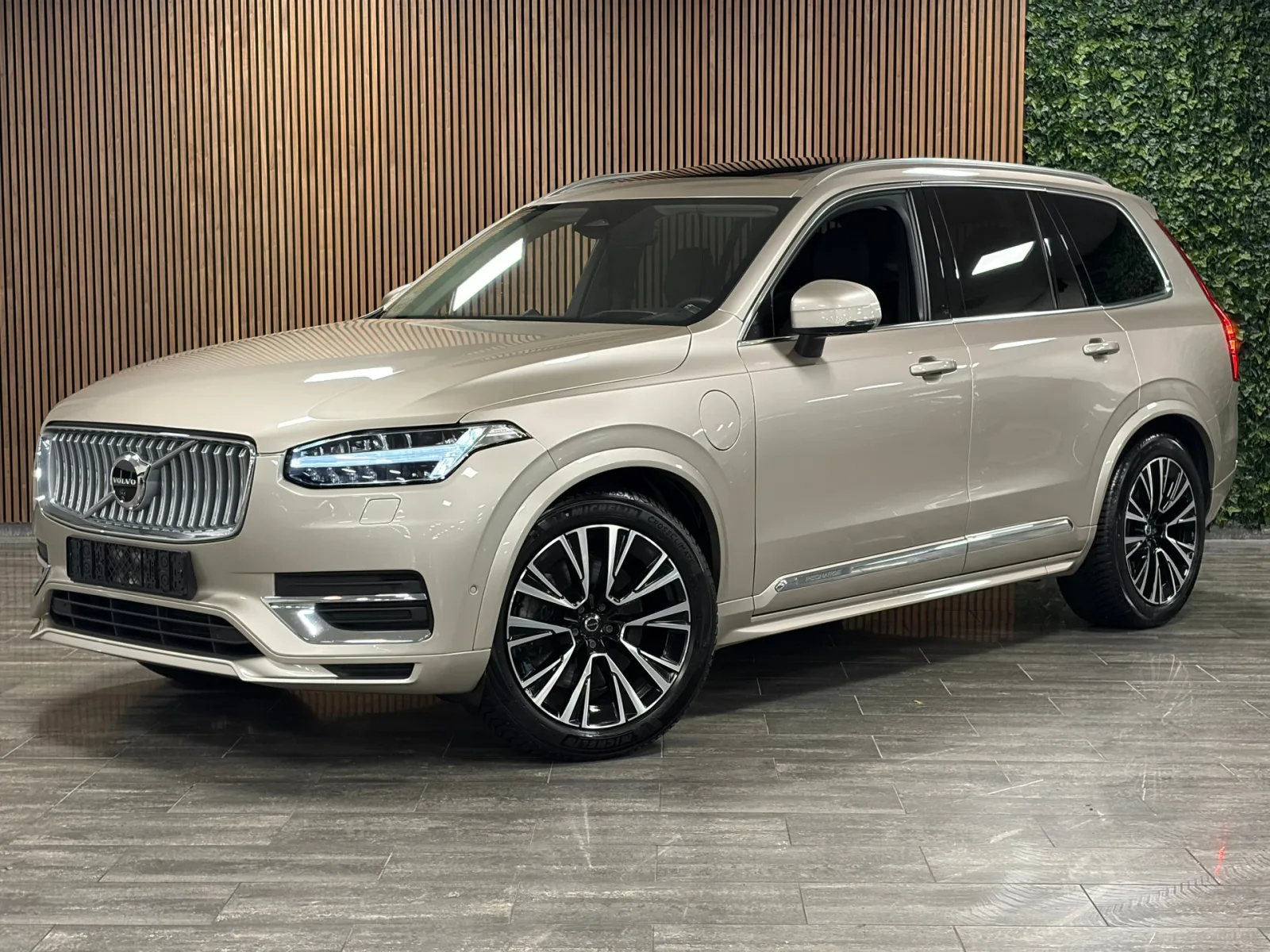 Volvo XC90 (2024) — foto 1