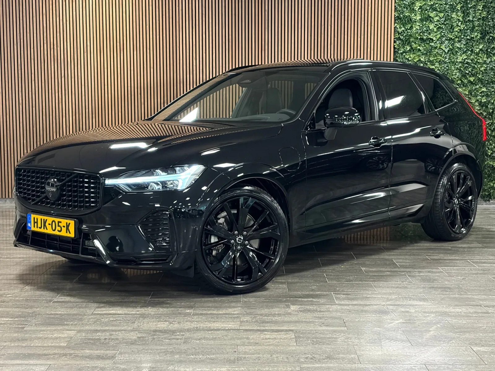 Volvo XC60 (2025) — foto 1