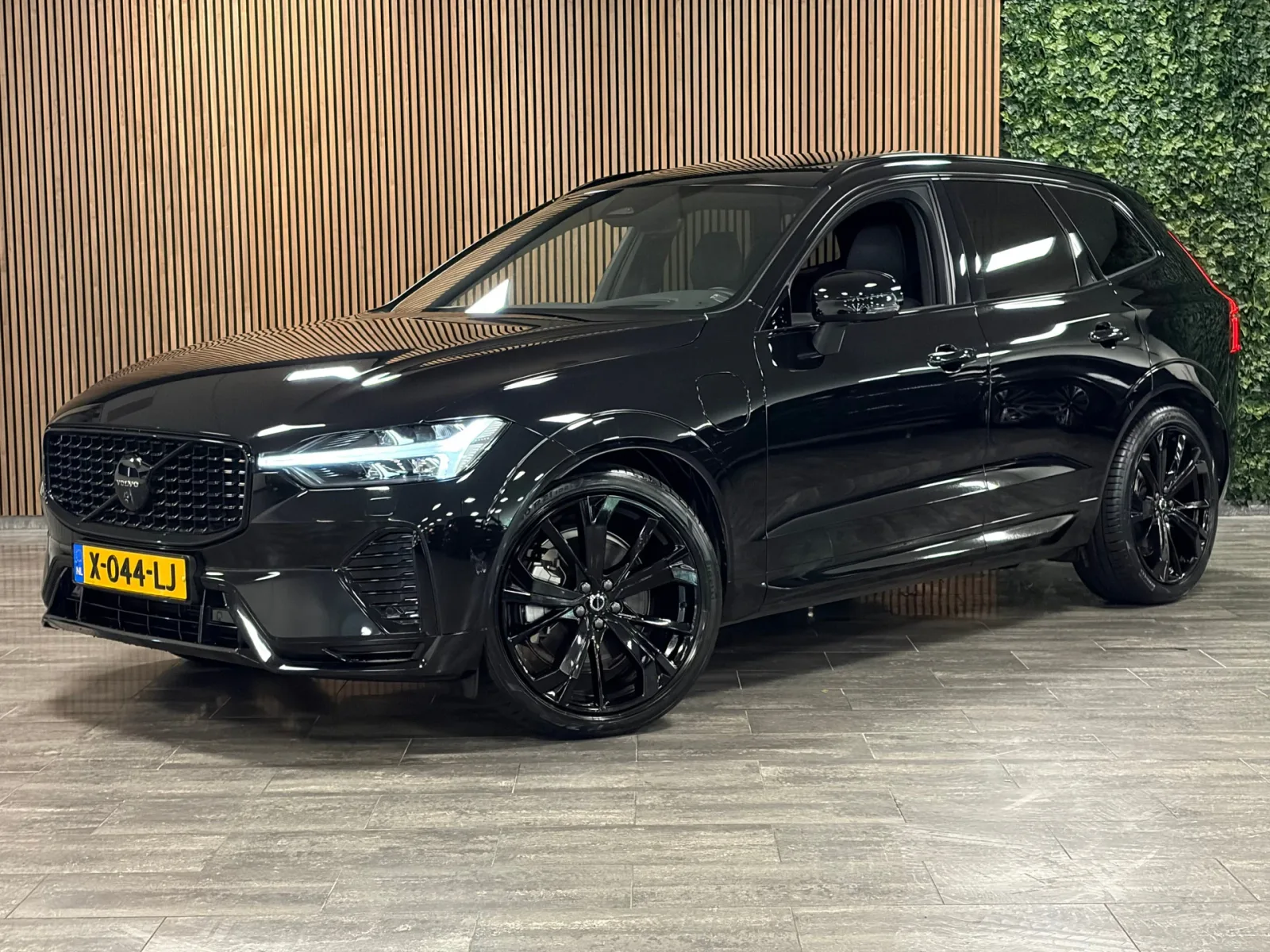 Volvo XC60 (2024) — foto 1