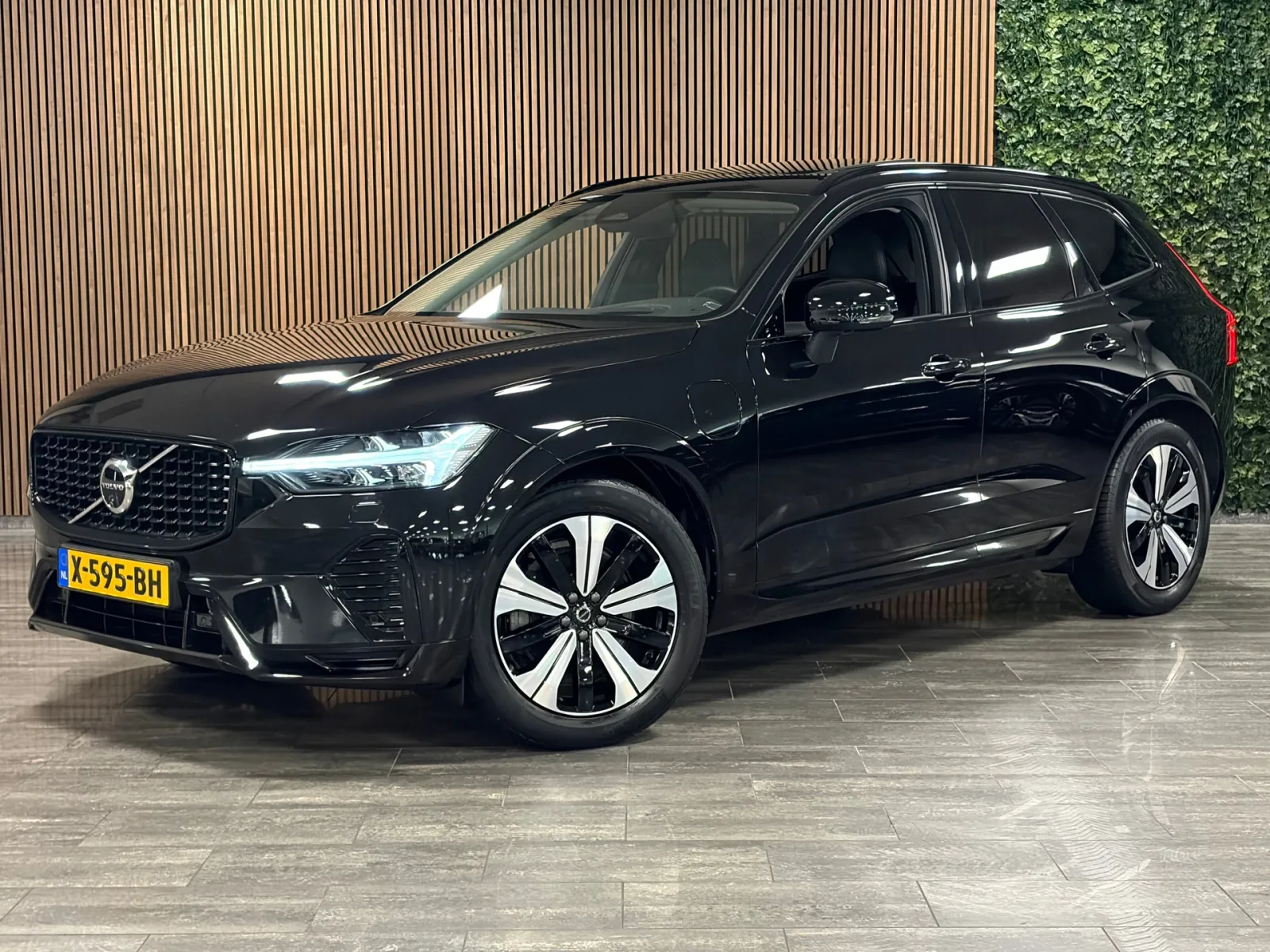 Volvo XC60 (2023) — foto 1