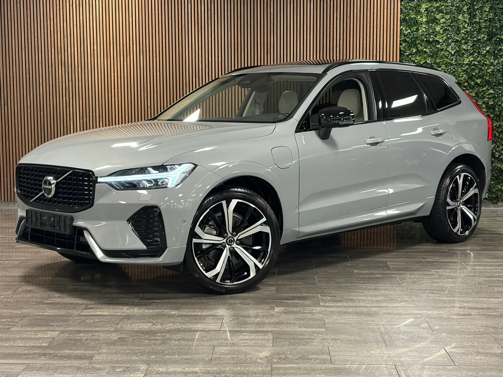 Volvo XC60 (2023) — foto 1