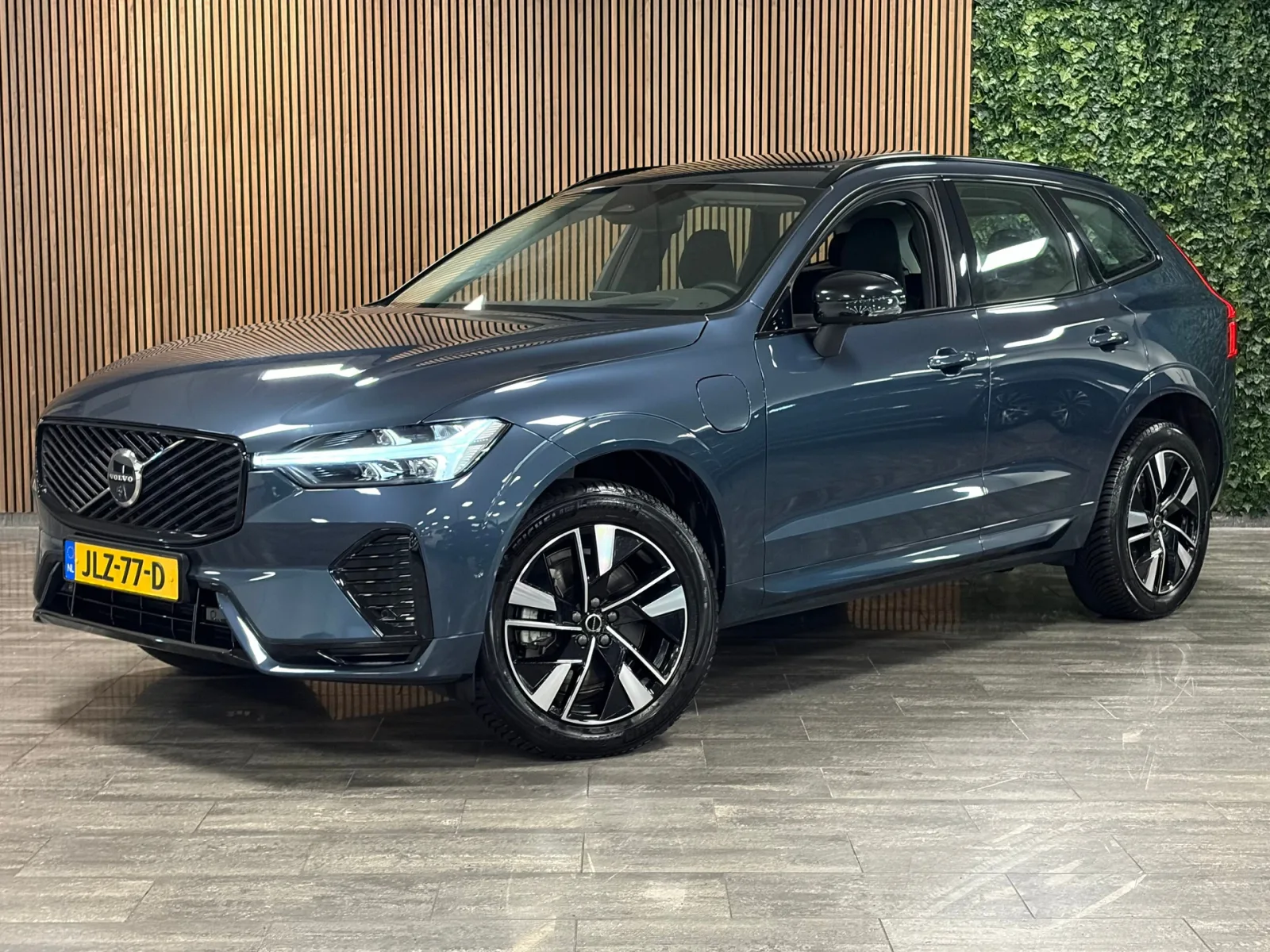 Volvo XC60 (2025) — foto 1