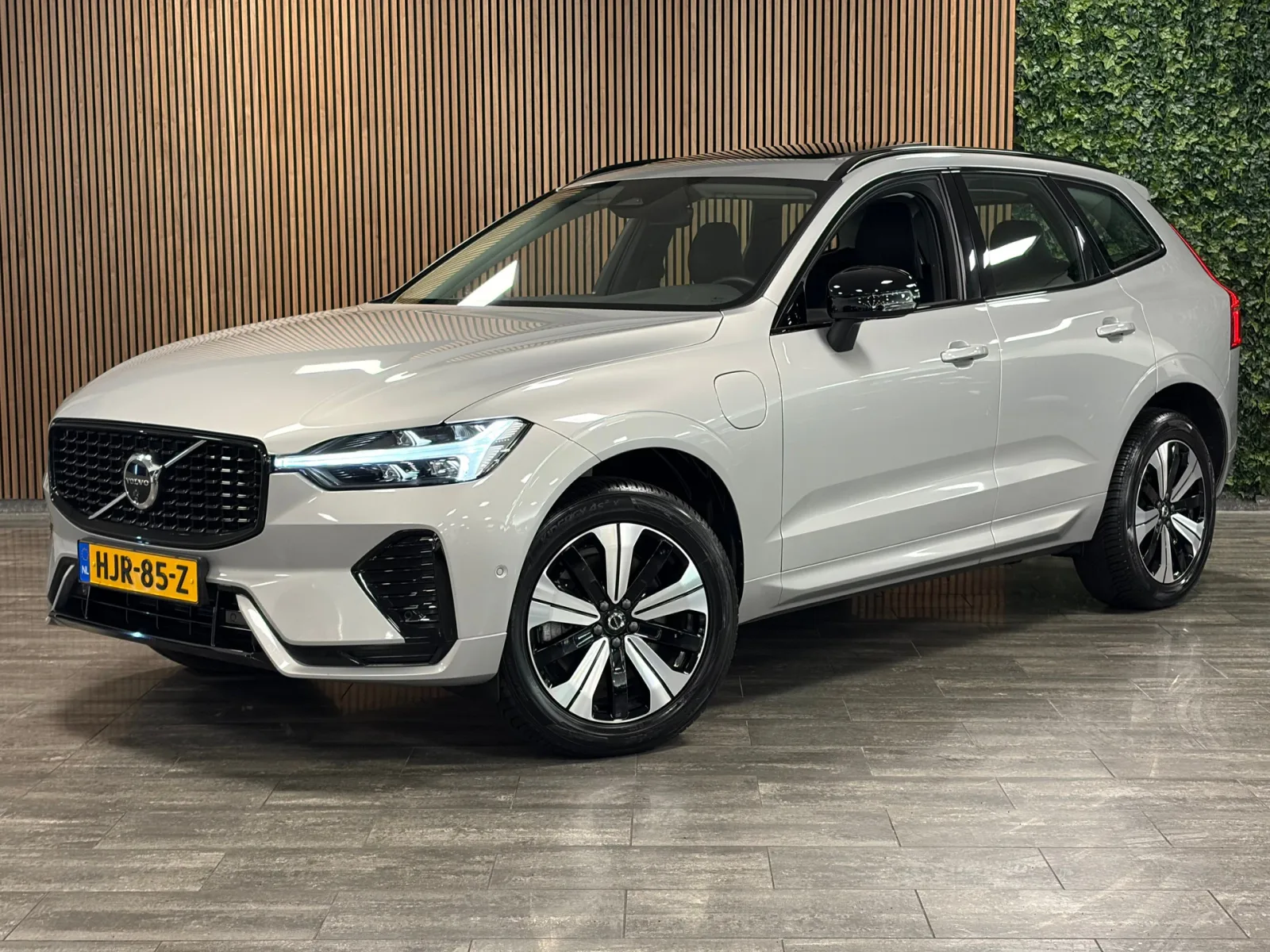 Volvo XC60 (2025) — foto 1