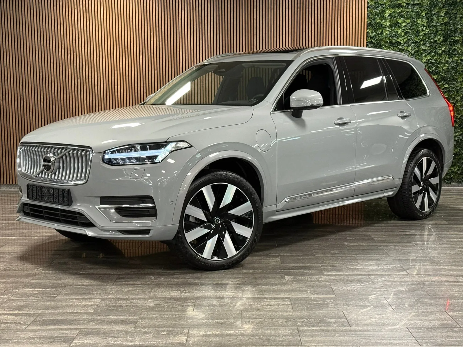 Volvo XC90 (2024) — foto 1