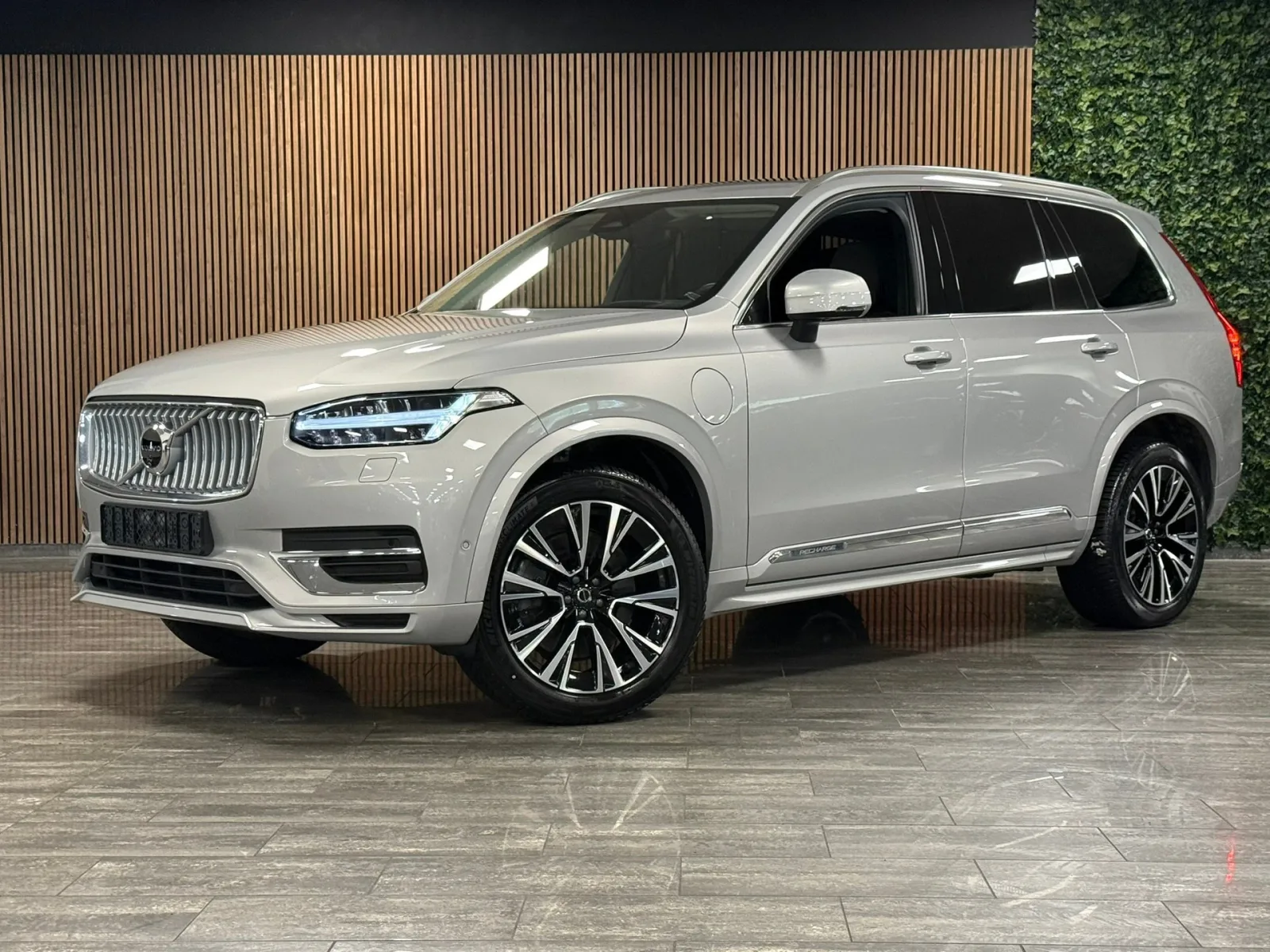 Volvo XC90 (2024) — foto 1