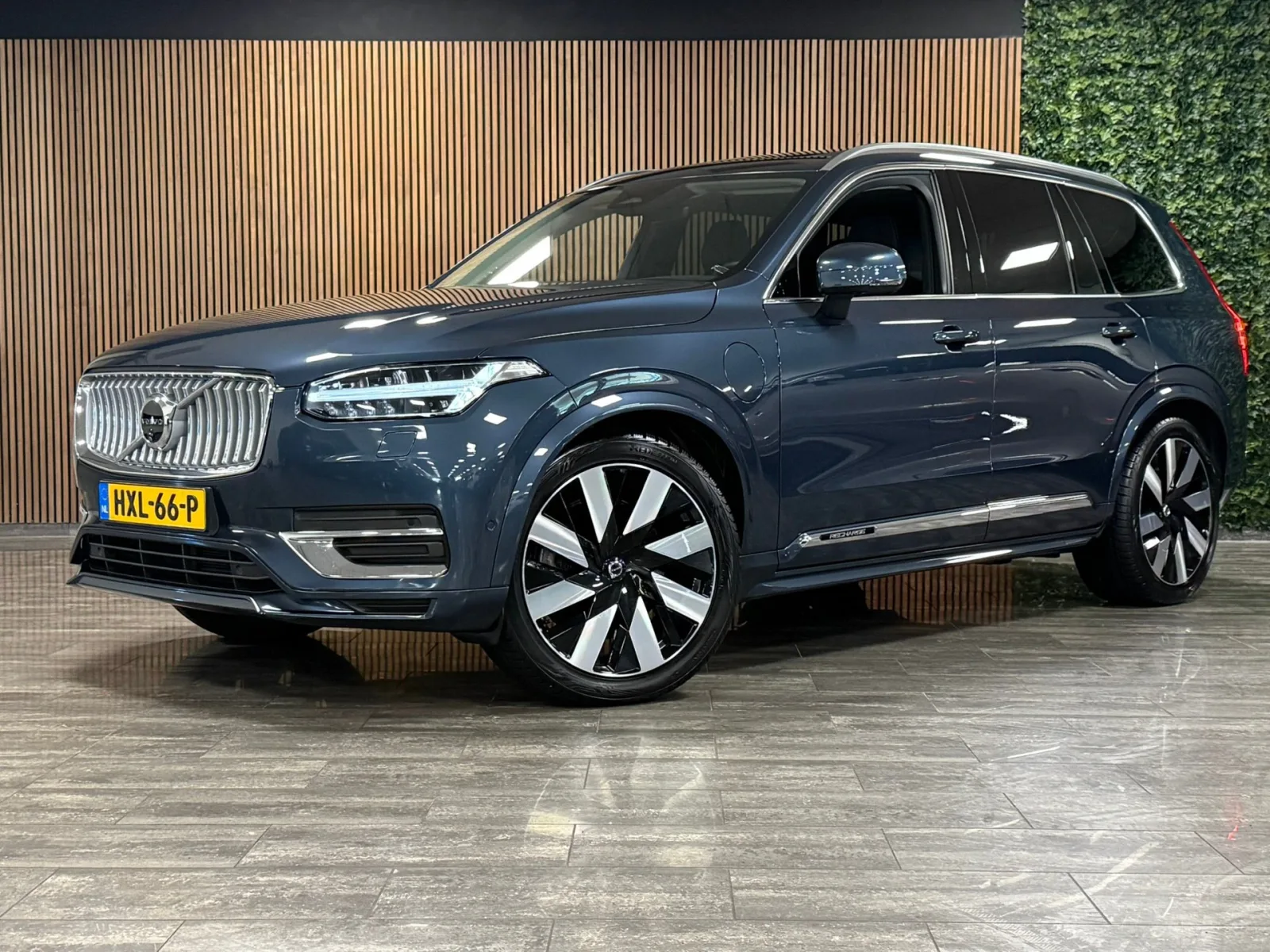 Volvo XC90 (2024) — foto 1