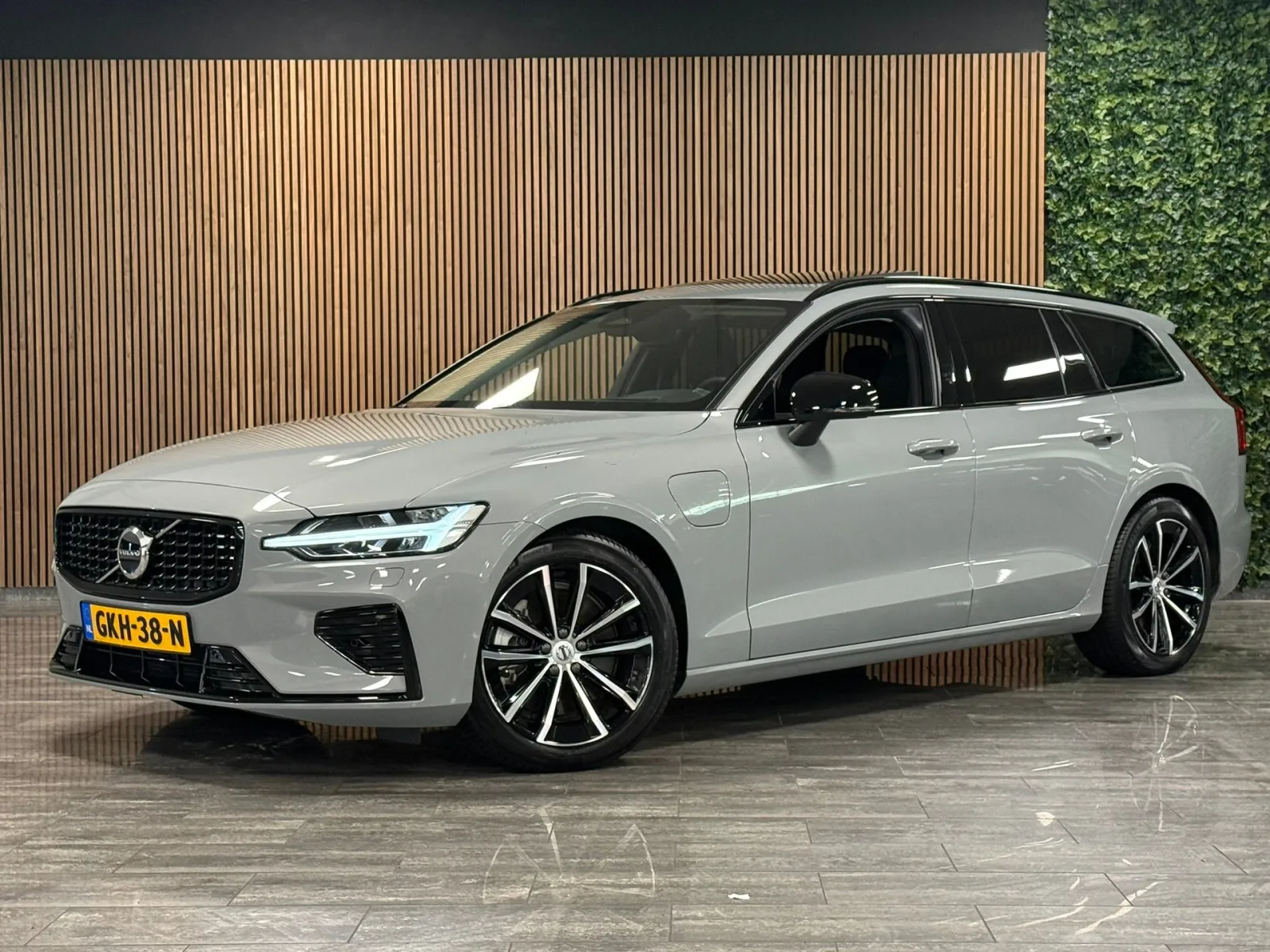 Volvo V60 (2024) — foto 1