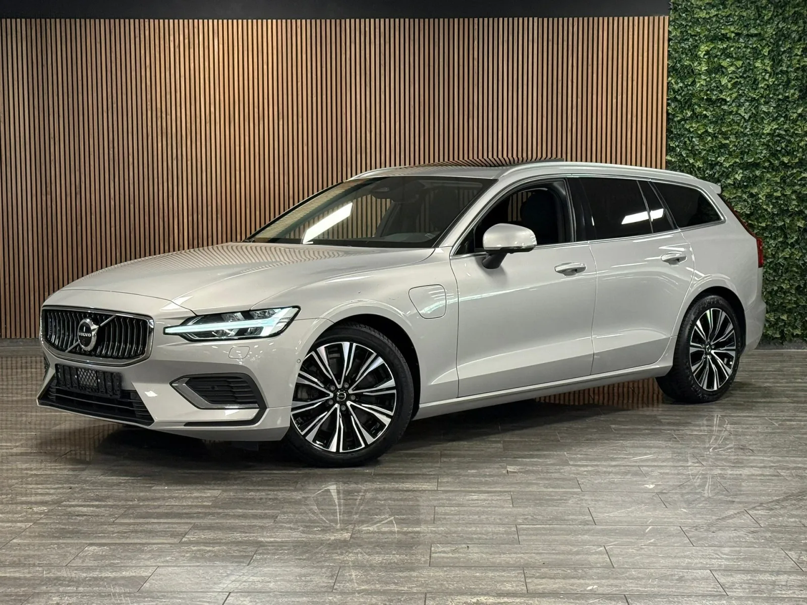 Volvo V60 (2023) — foto 1