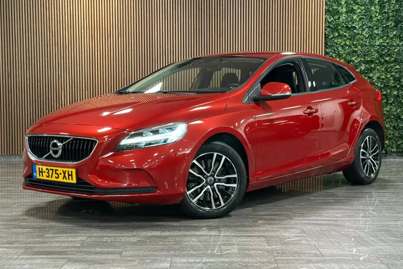 Volvo V40 (2020)