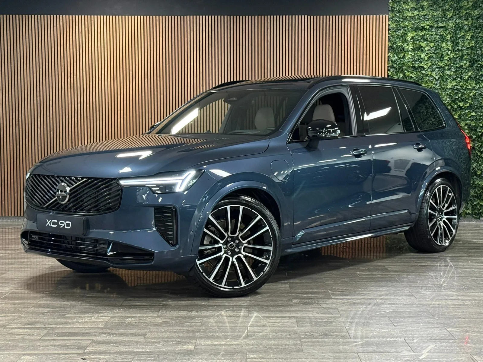 Volvo XC90 (2026) — foto 1