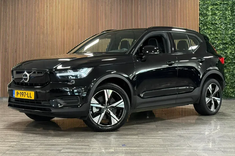 Volvo XC40 (2022)