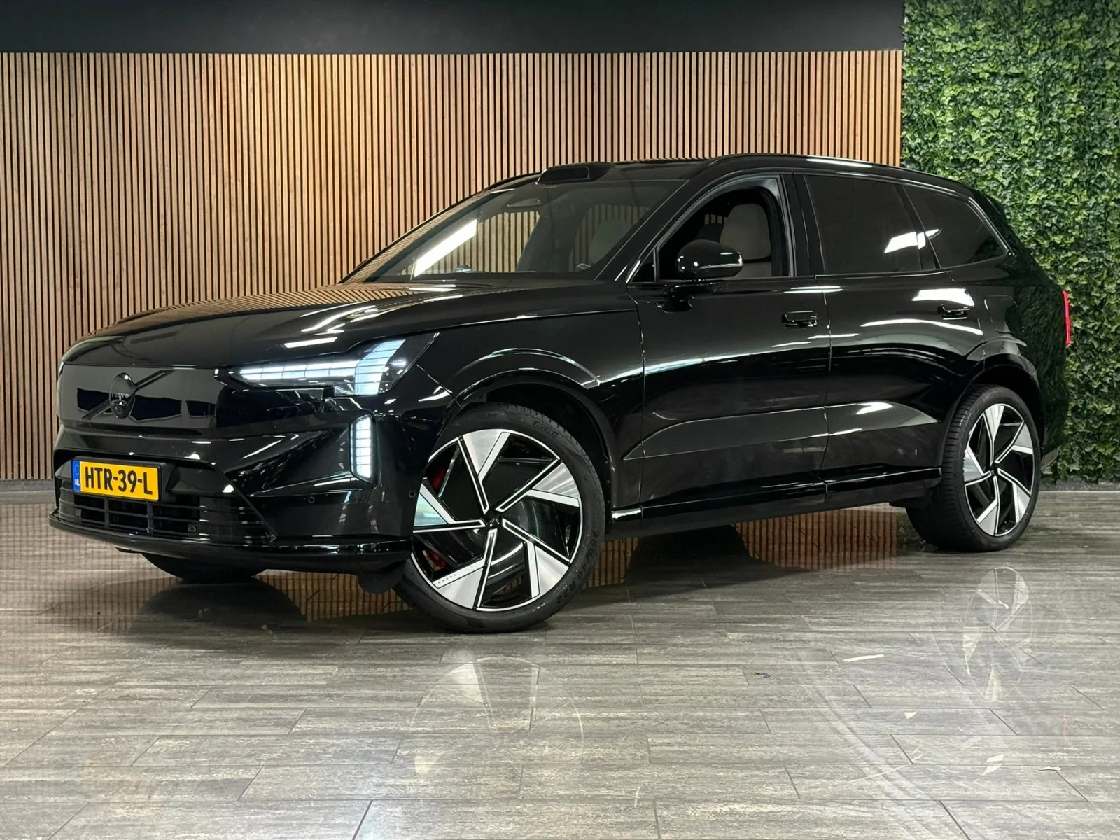 Volvo EX90 (2025) — foto 1