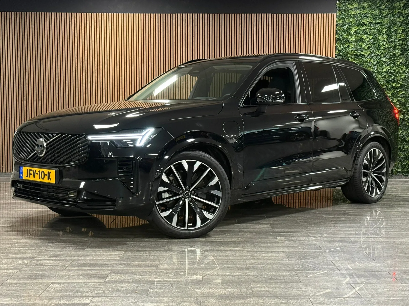 Volvo XC90 (2025) — foto 1