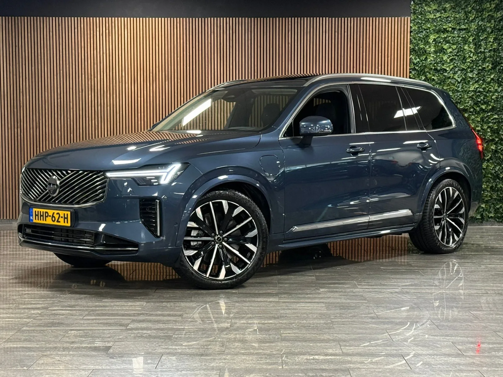 Volvo XC90 (2025) — foto 1