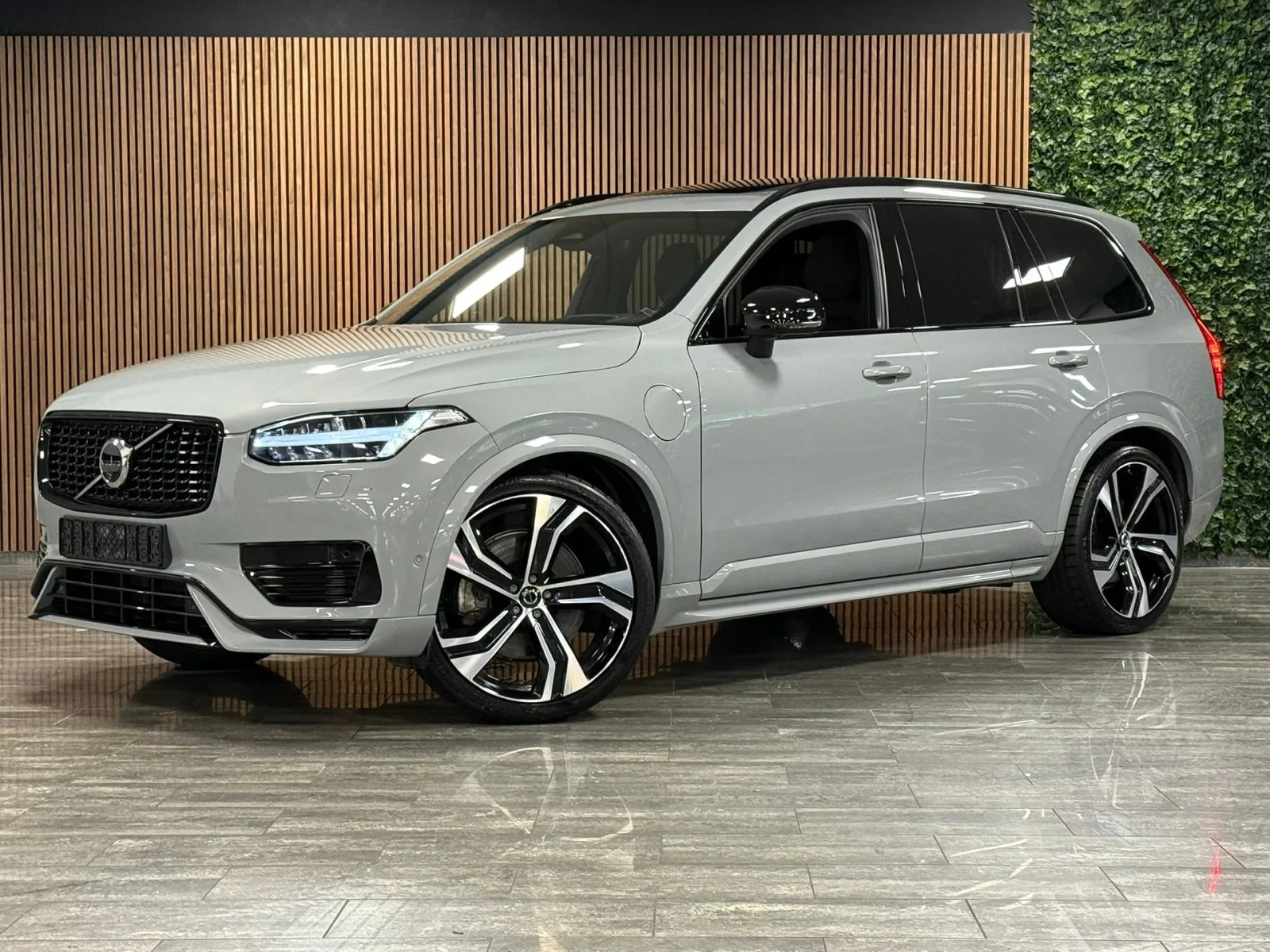 Volvo XC90 (2025) — foto 1