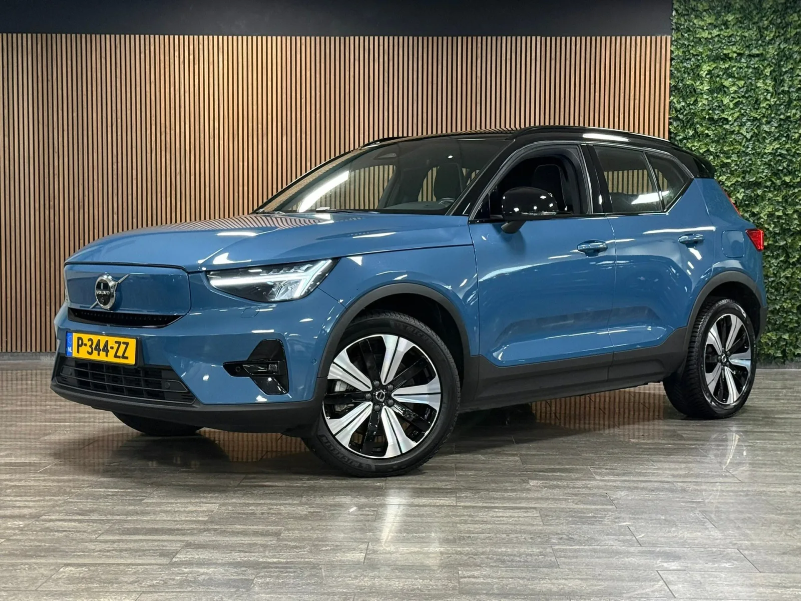 Volvo XC40 (2022) — foto 1