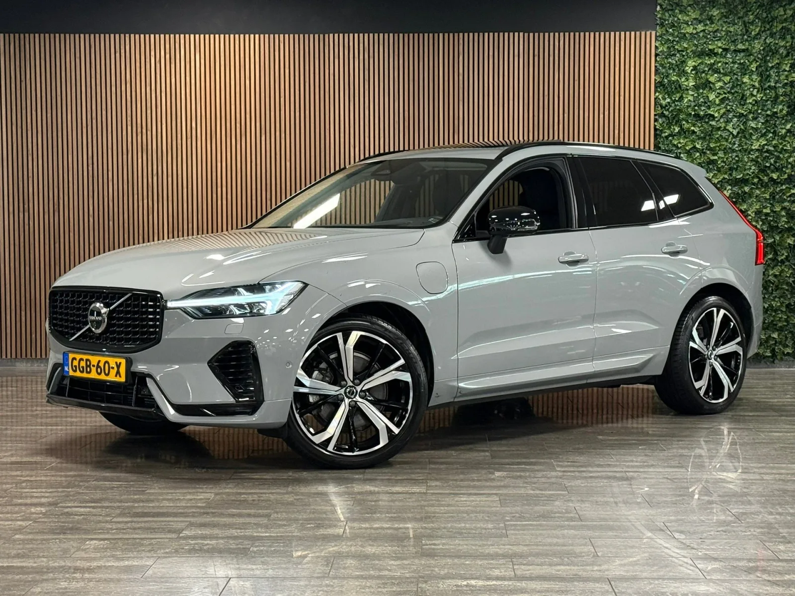 Volvo XC60 (2024) — foto 1