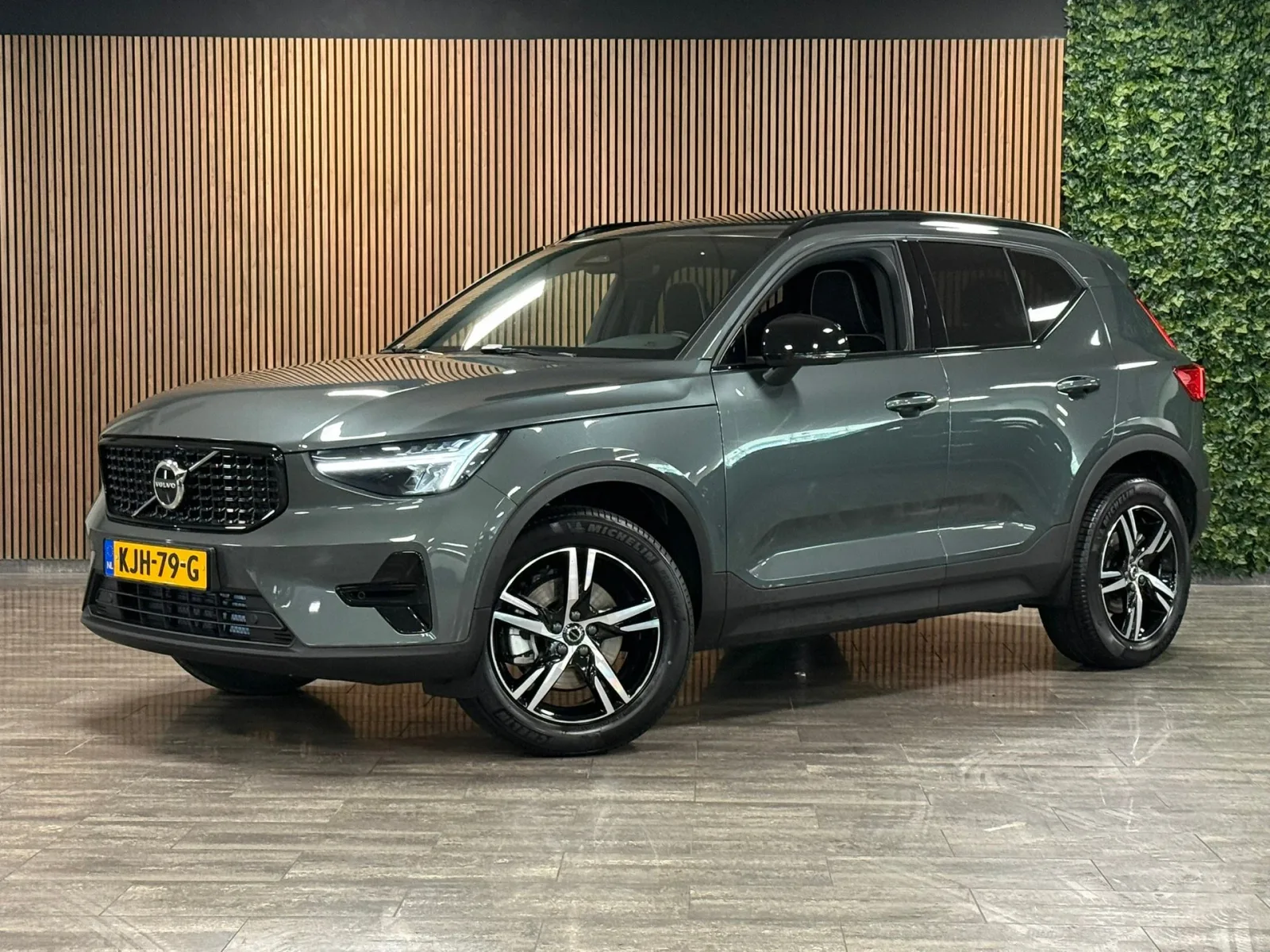 Volvo XC40 (2026) — foto 1