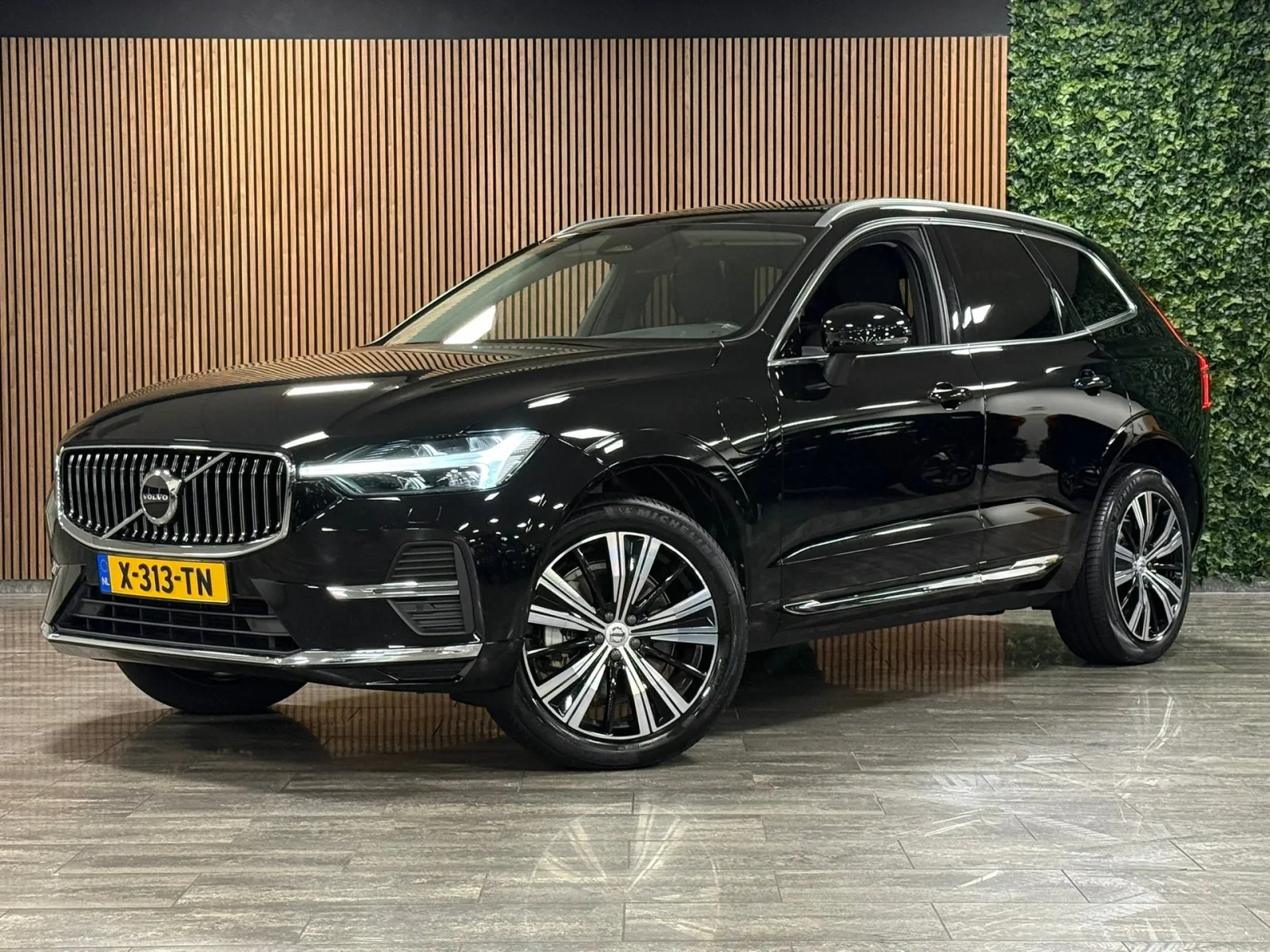 Volvo XC60 (2023) — foto 1
