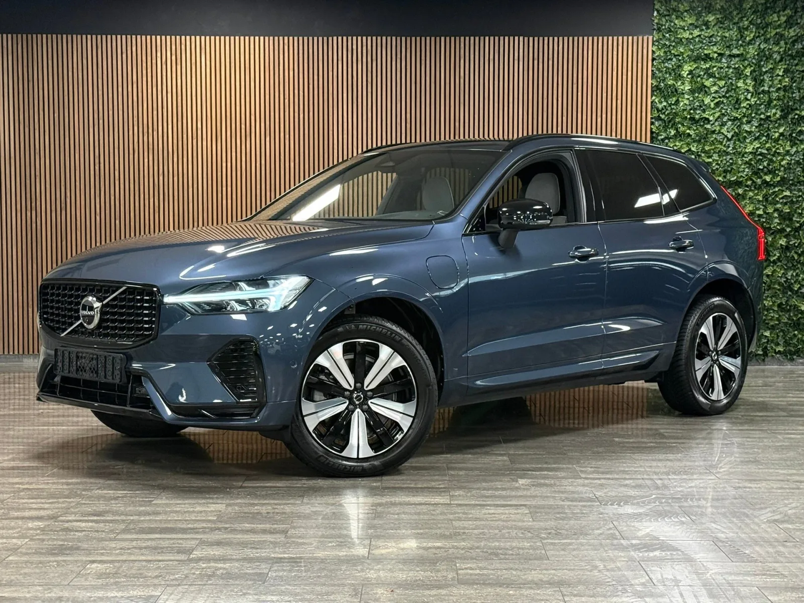 Volvo XC60 (2023) — foto 1