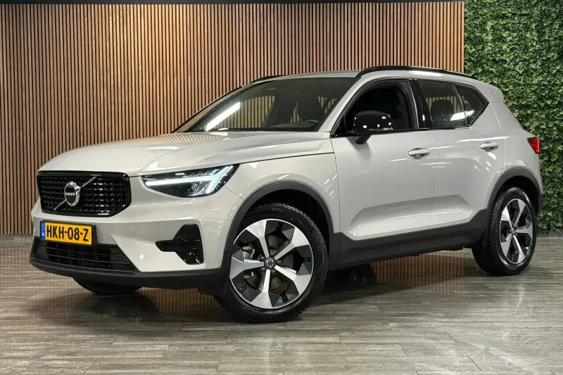 Volvo XC40 (2025)
