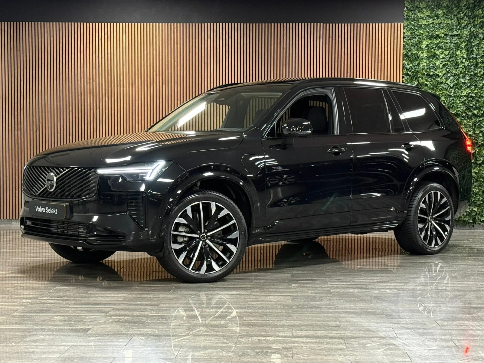 Volvo XC90 (2025) — foto 1