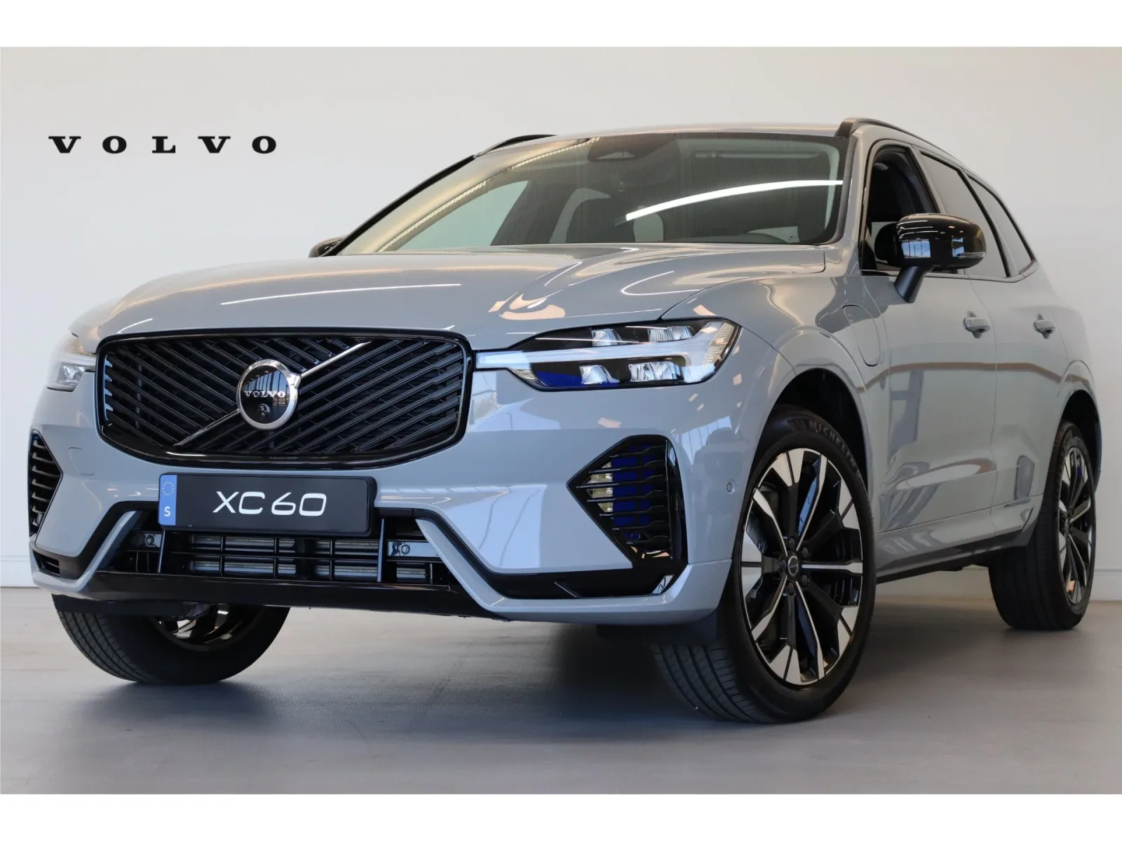 Volvo XC60 (2026) — foto 1