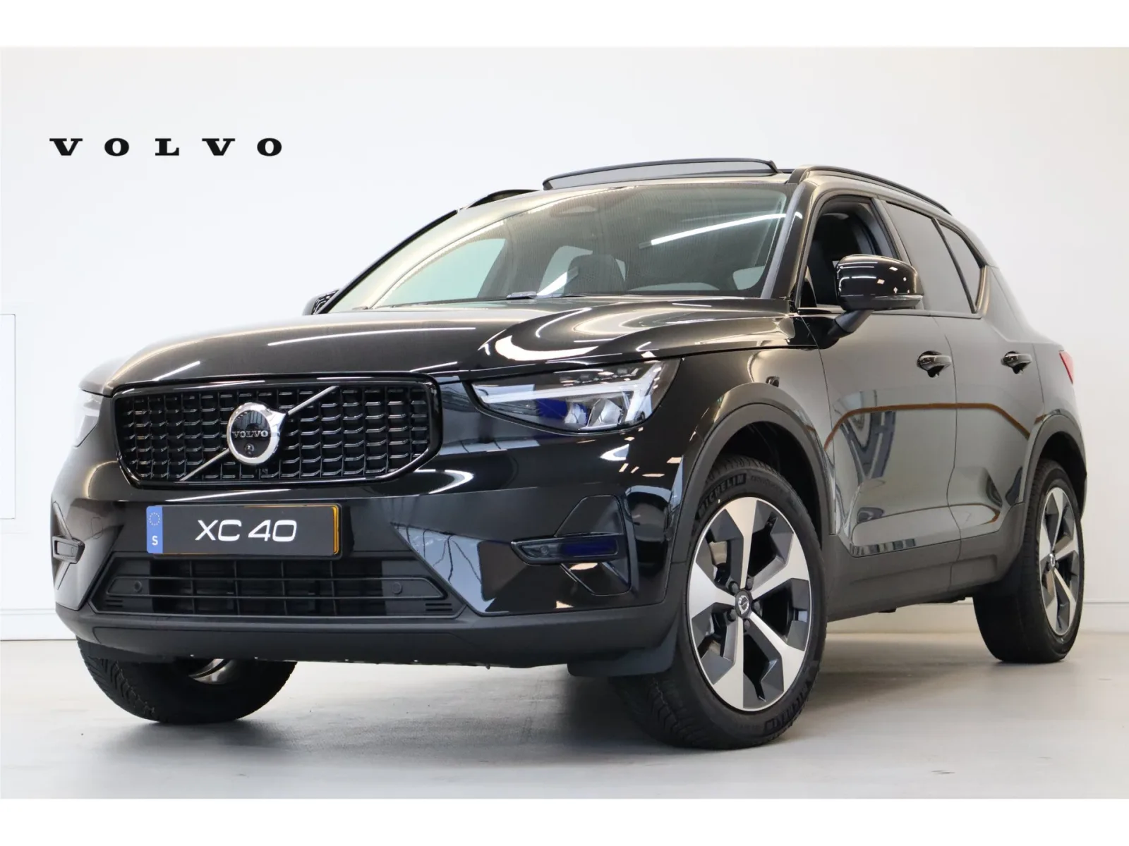 Volvo XC40 (2026) — foto 1