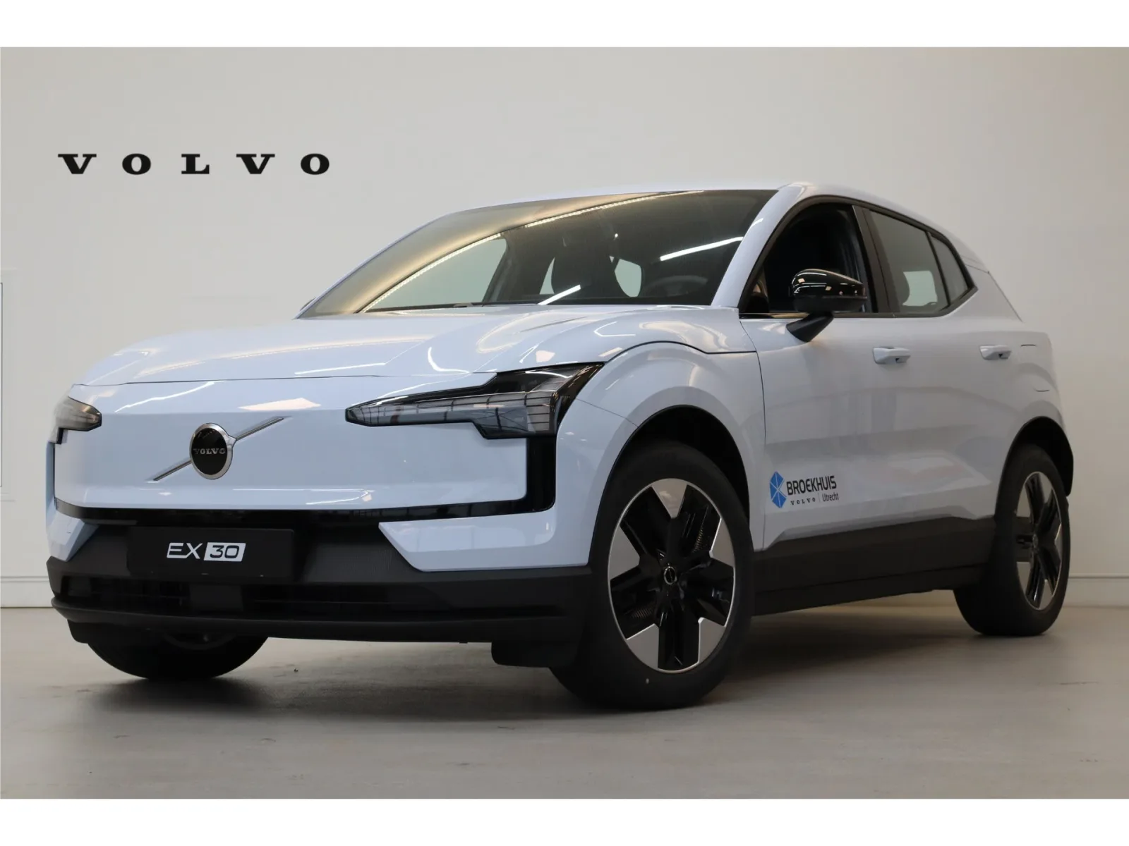 Volvo EX30 (2025) — foto 1