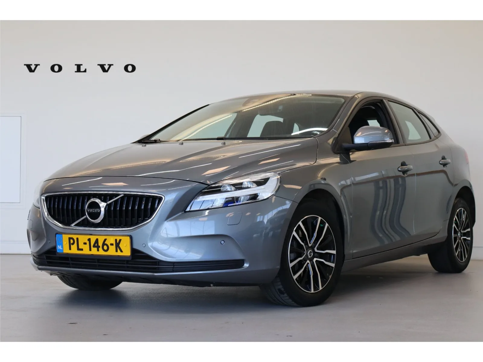 Volvo V40 (2017) — foto 1