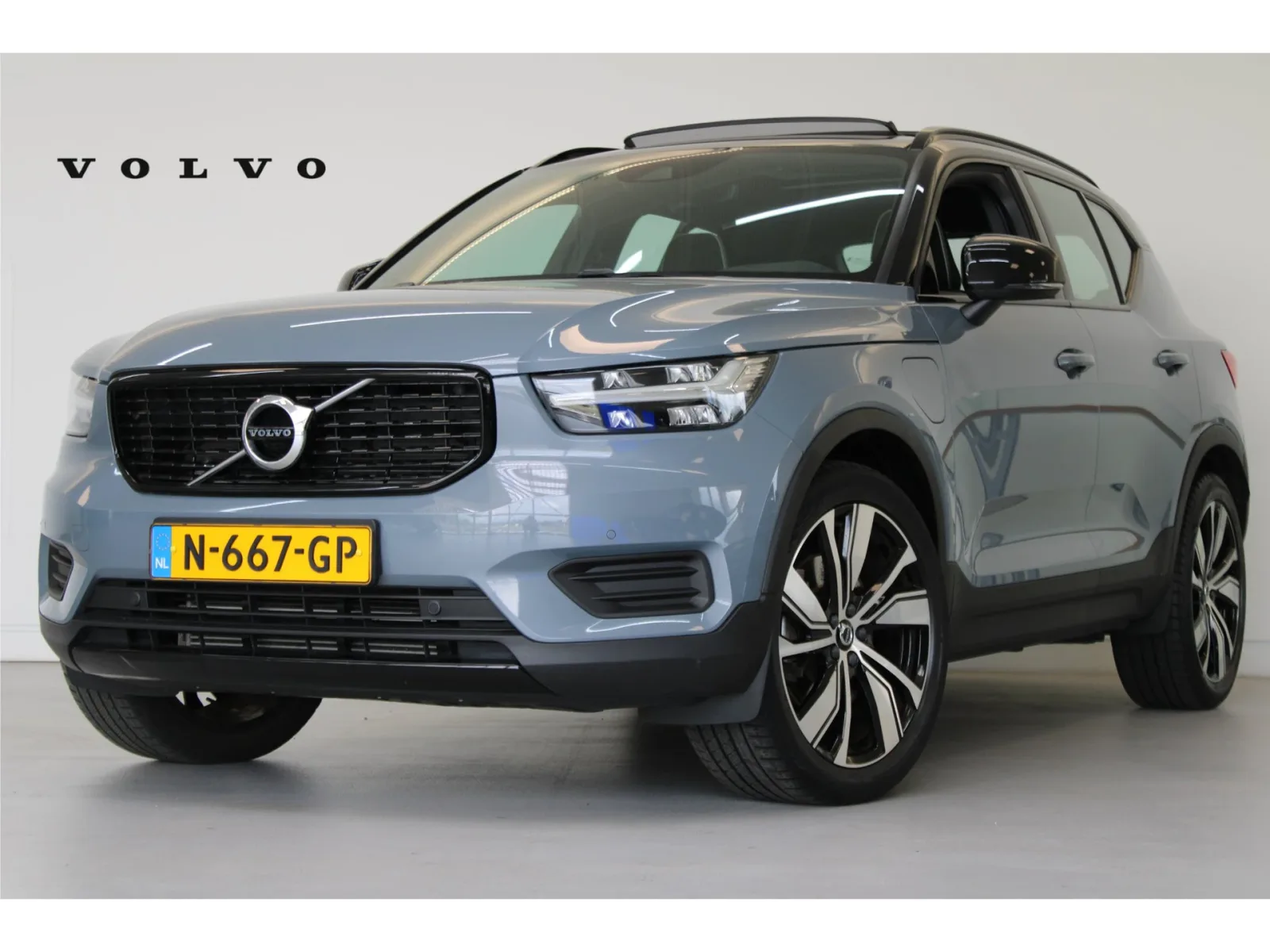 Volvo XC40 (2021) — foto 1