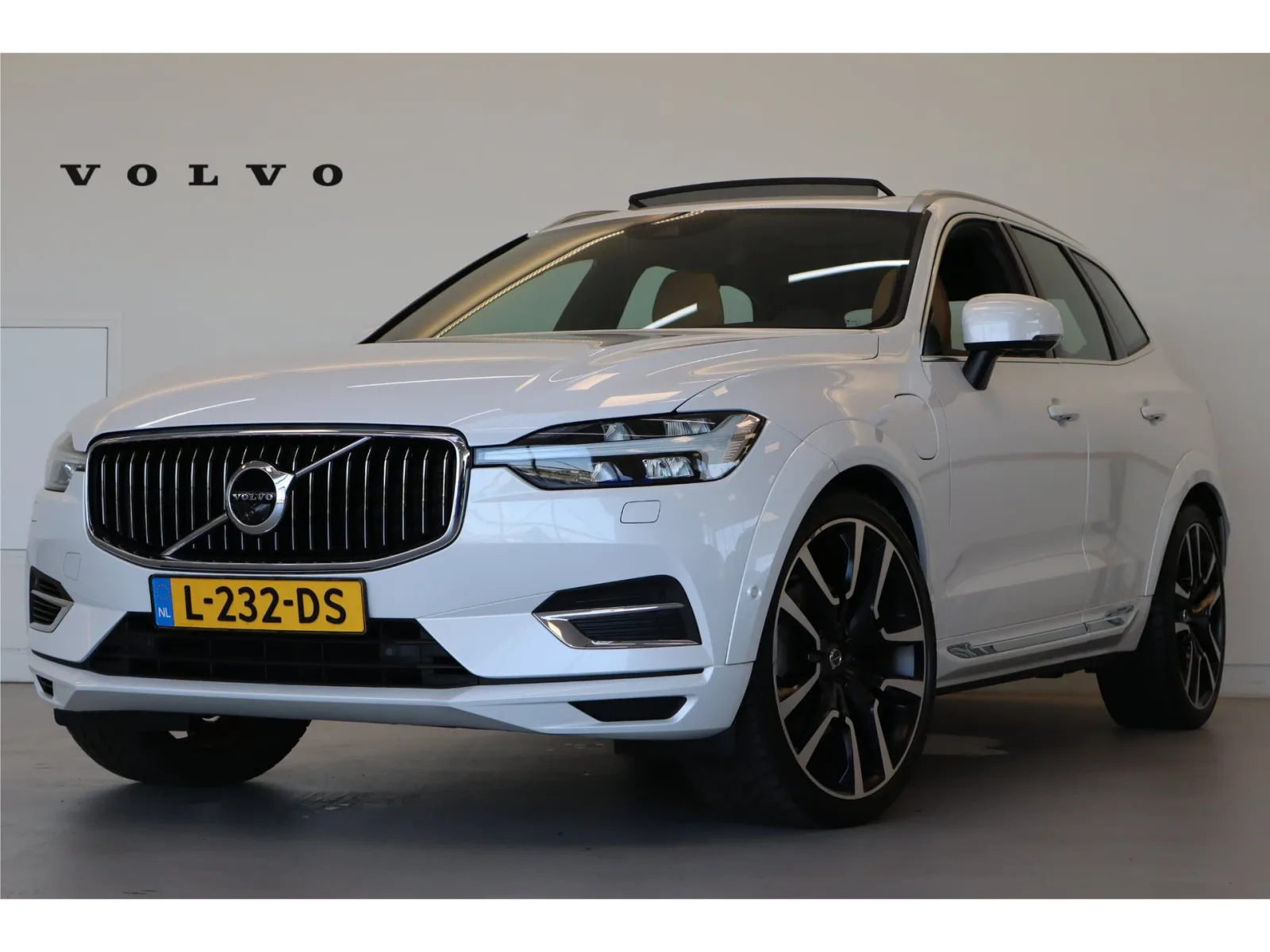Volvo XC60 (2021) — foto 1
