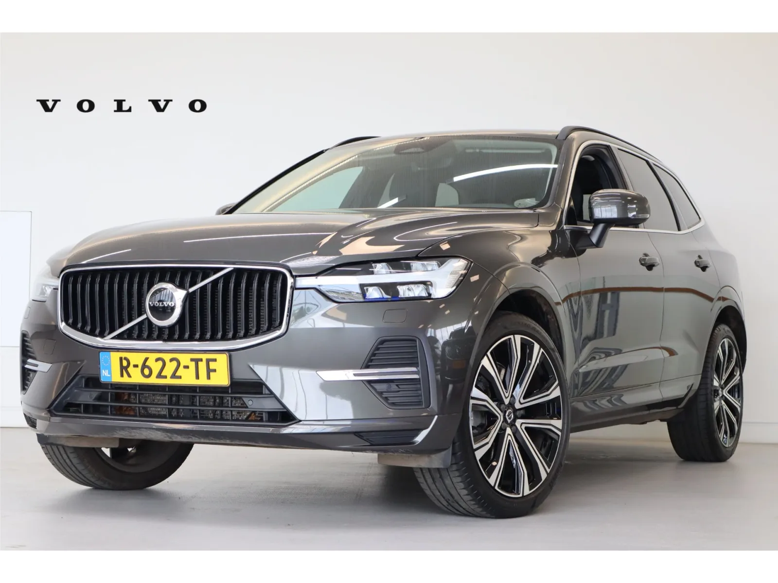 Volvo XC60 (2022) — foto 1