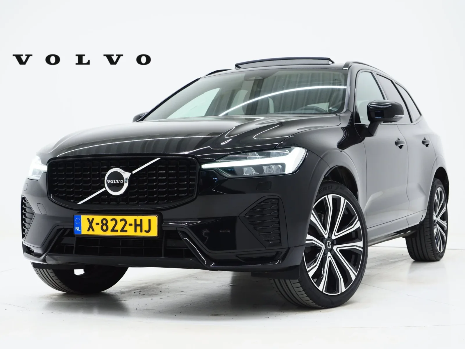 Volvo XC60 (2022) — foto 1