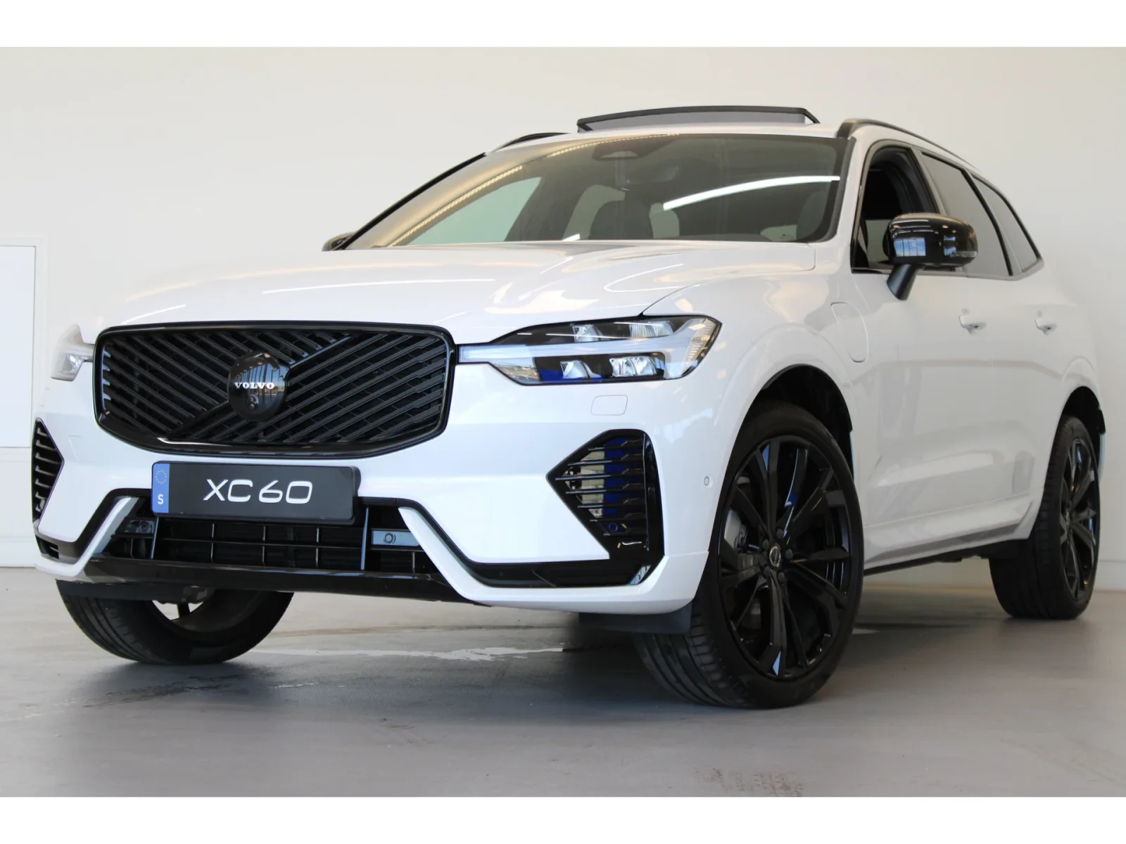 Volvo XC60 (2026) — foto 1