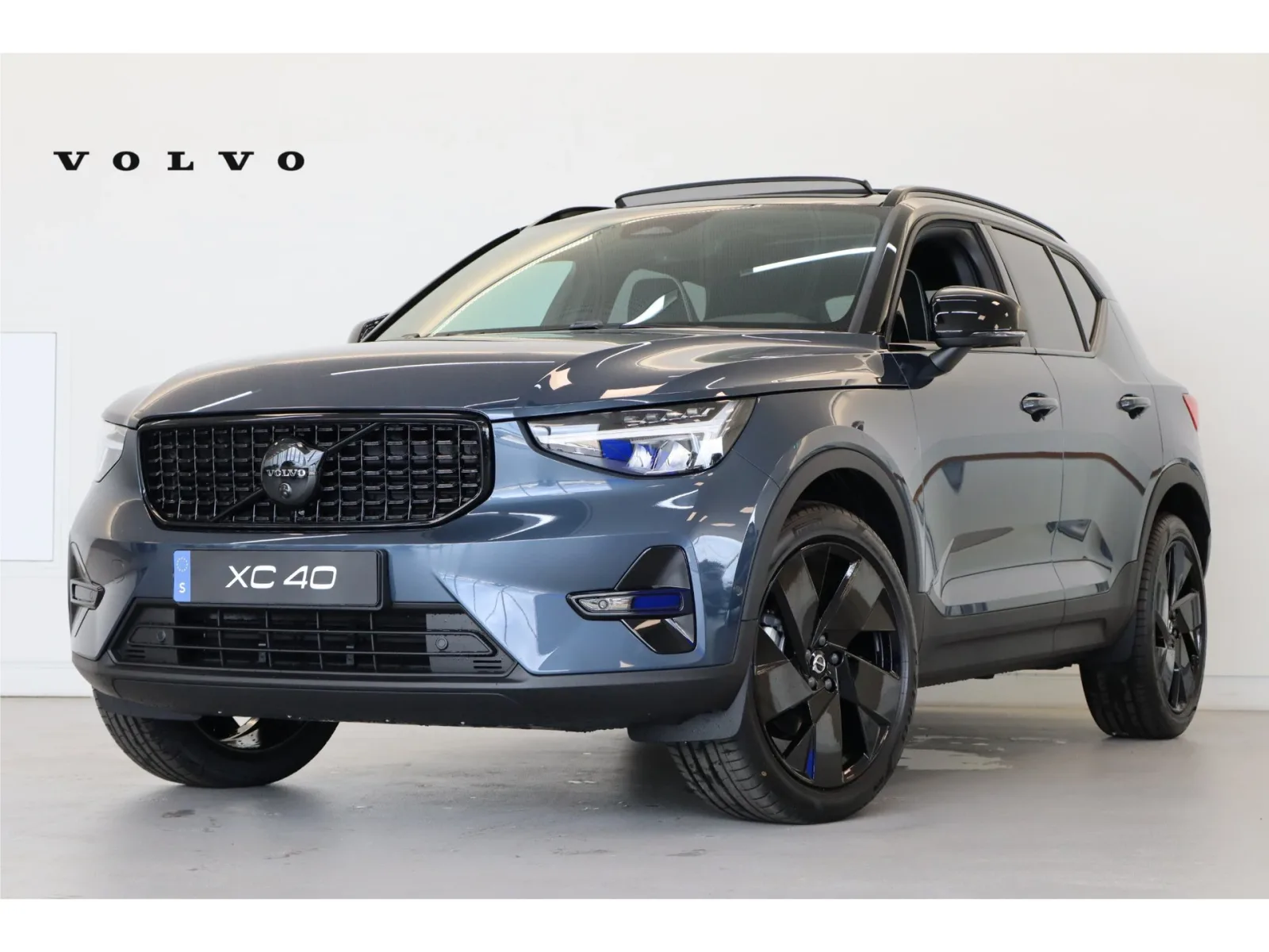 Volvo XC40 (2026) — foto 1