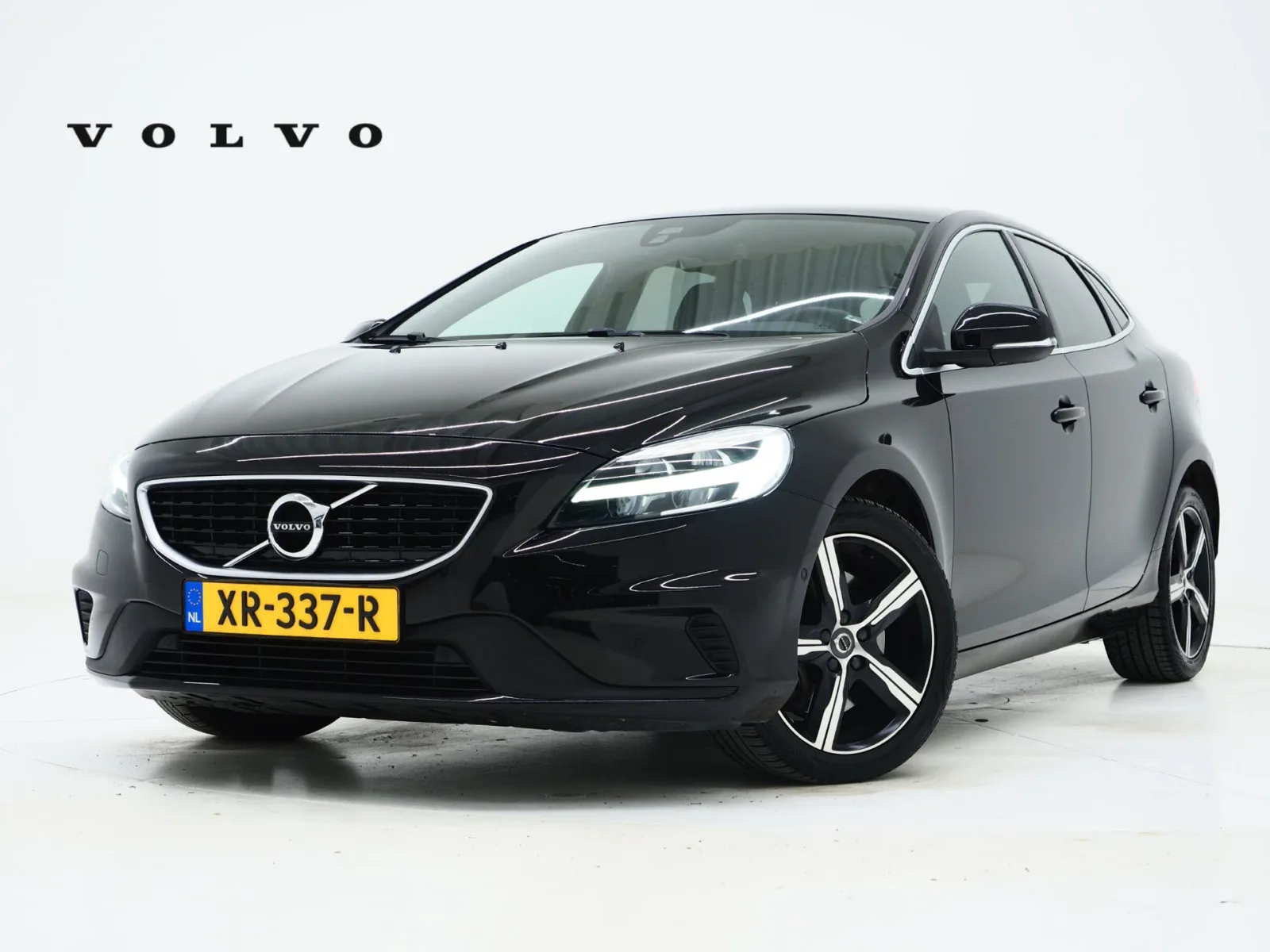 Volvo V40 (2019) — foto 1